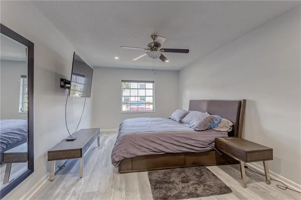 6295 BAY CLUB Drive #1