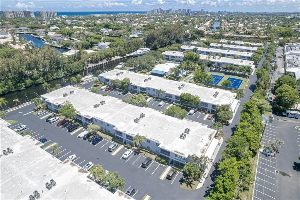 6295 BAY CLUB Drive #1