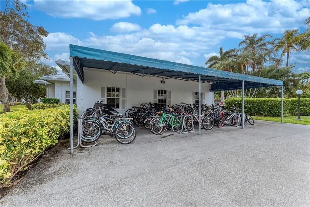 6295 BAY CLUB Drive #1