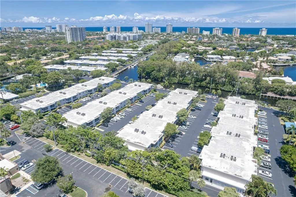 6295 BAY CLUB Drive #1