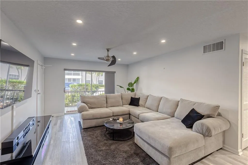 6295 BAY CLUB Drive #1