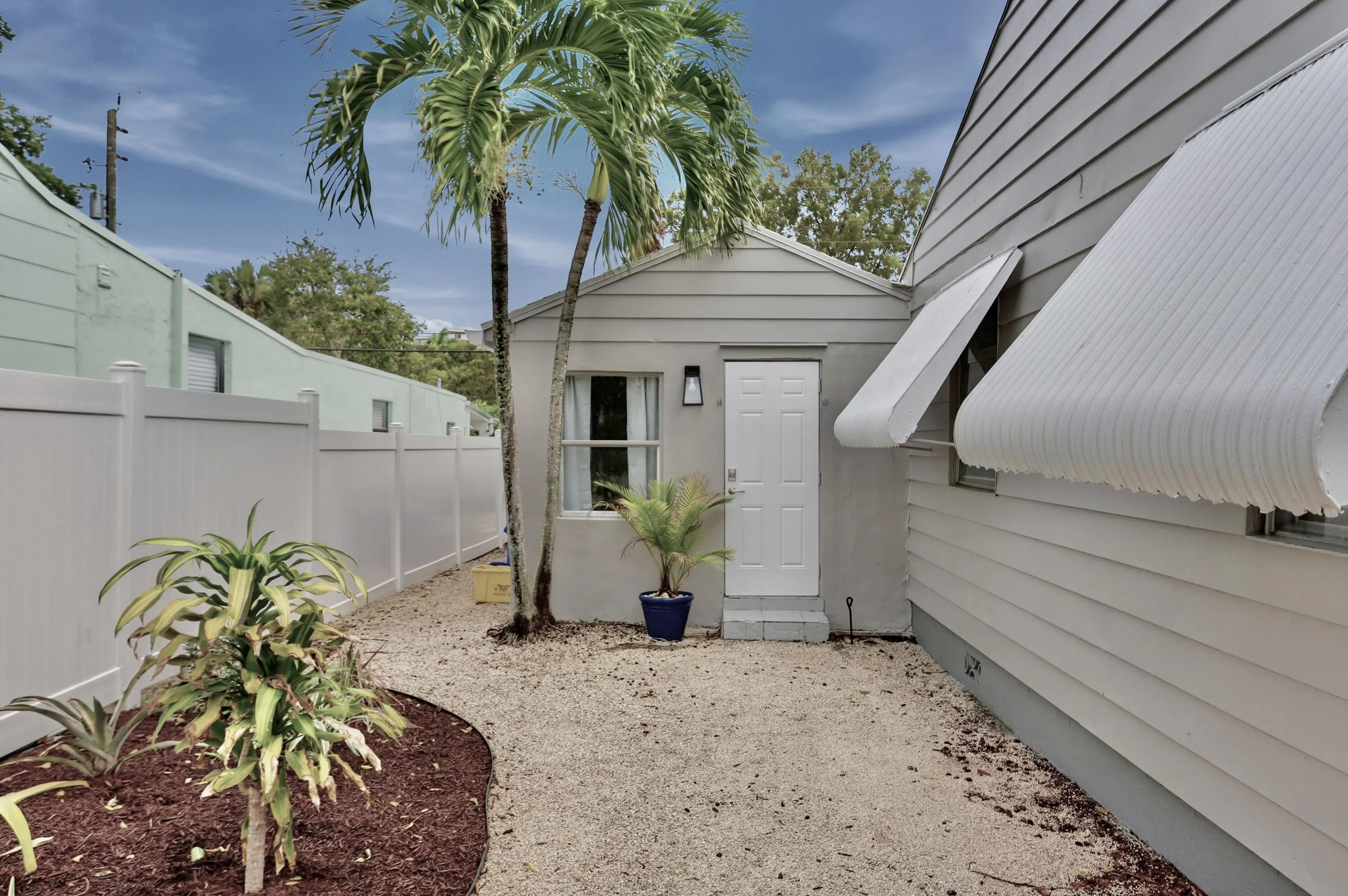 629 SE 4th Avenue #Back