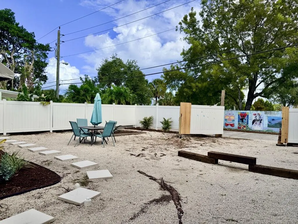 629 SE 4th Avenue #Back