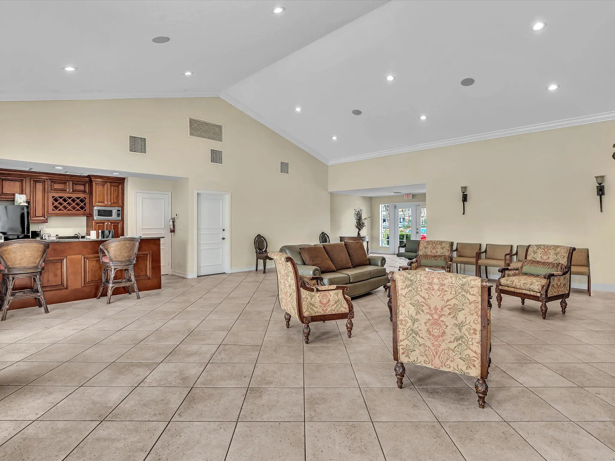 6284 LA COSTA Drive #K