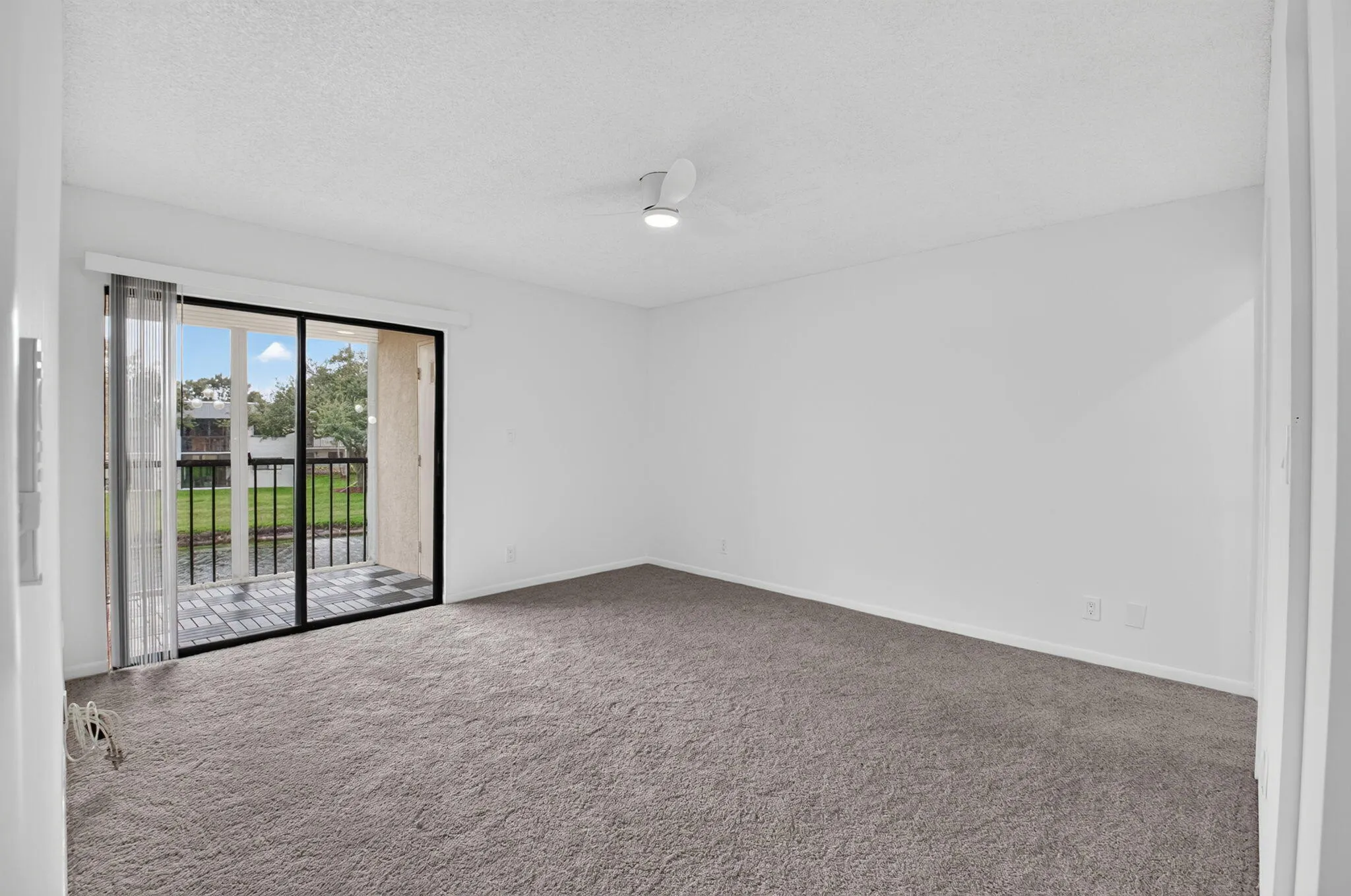 15216 LAKES OF DELRAY Boulevard #154