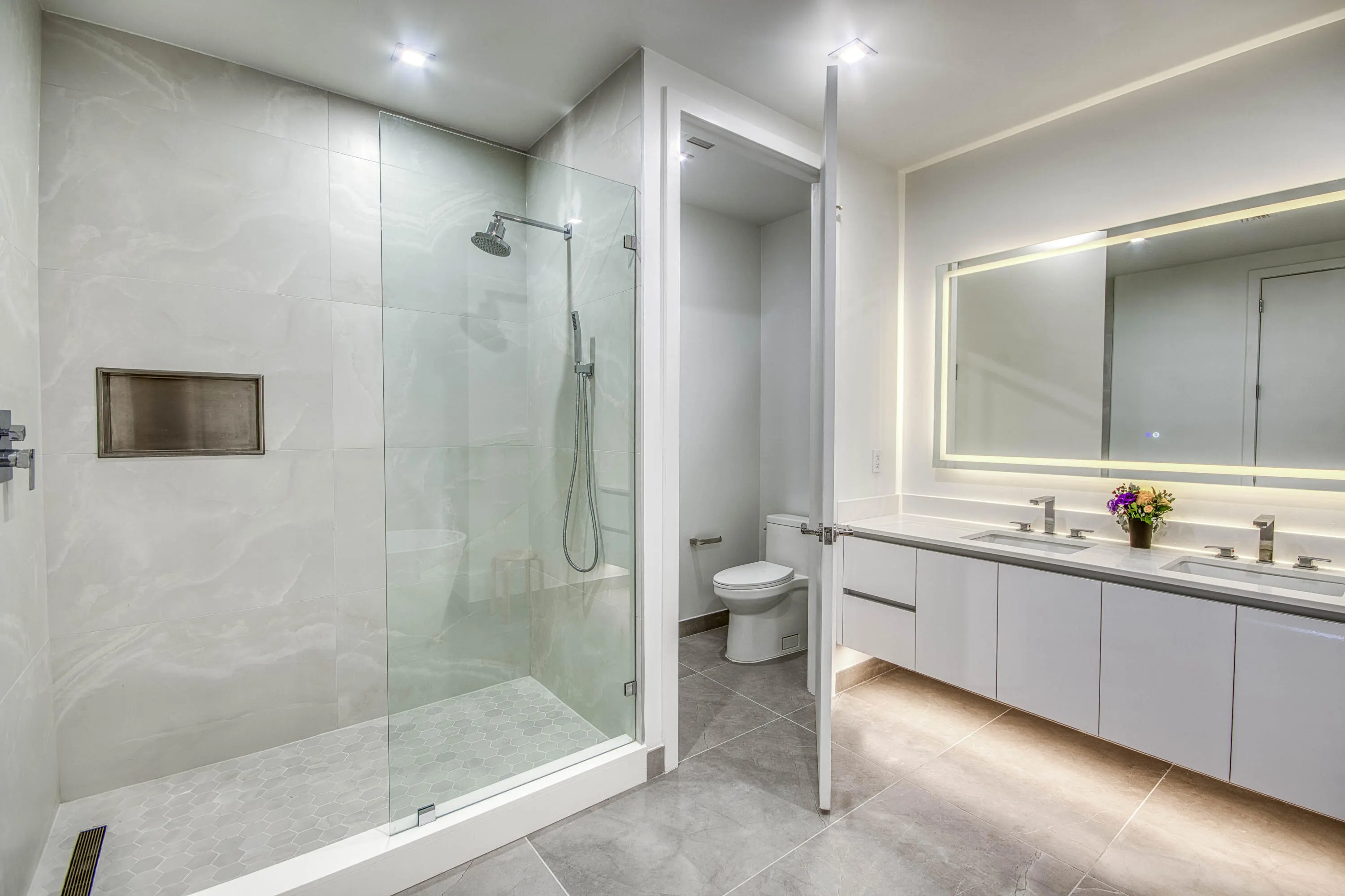 220 Lake Shore Drive #1207
