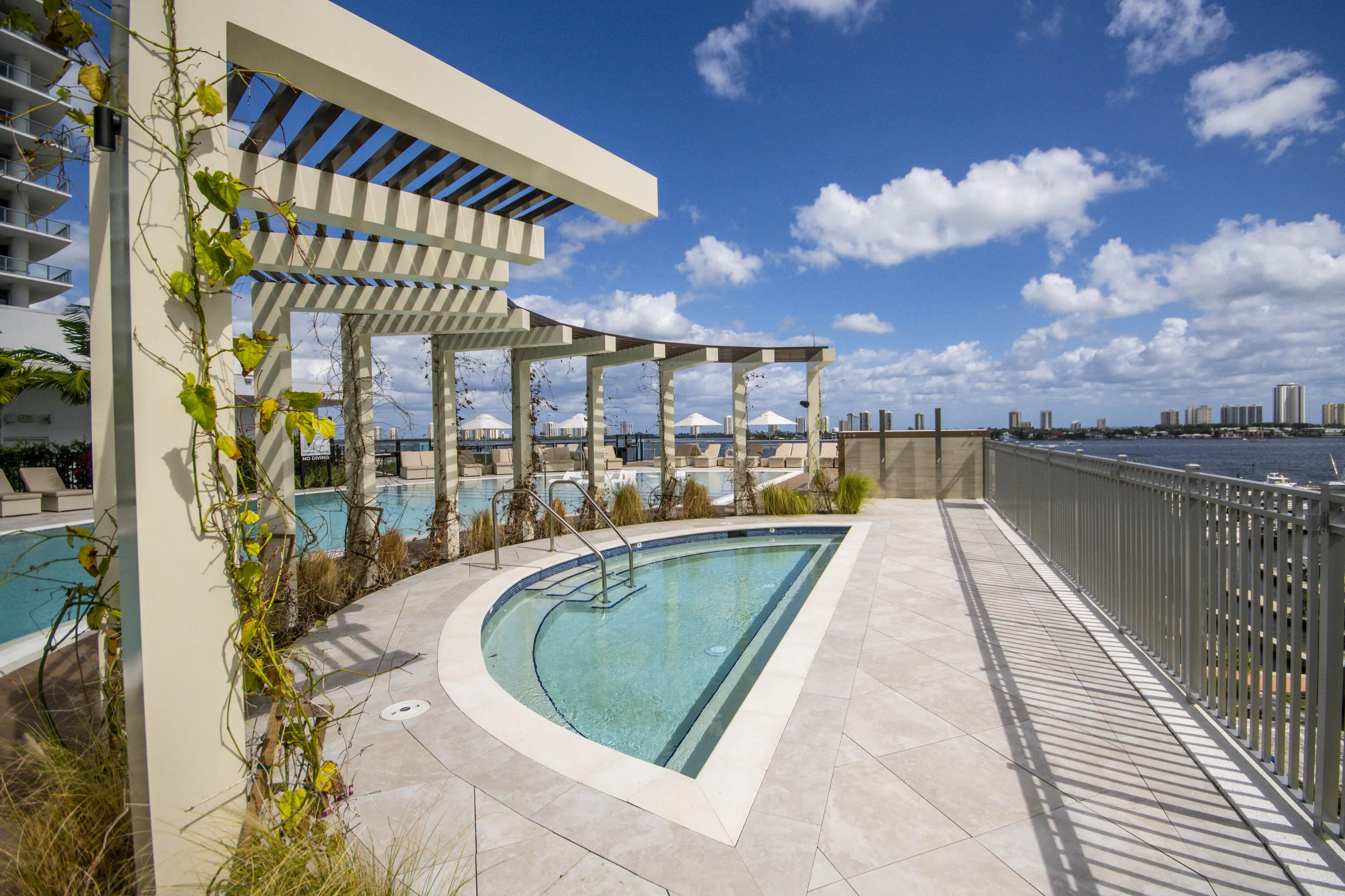 220 Lake Shore Drive #1207