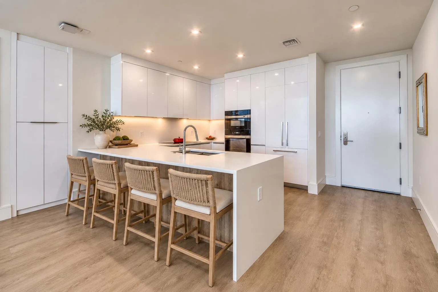220 Lake Shore Drive #1207