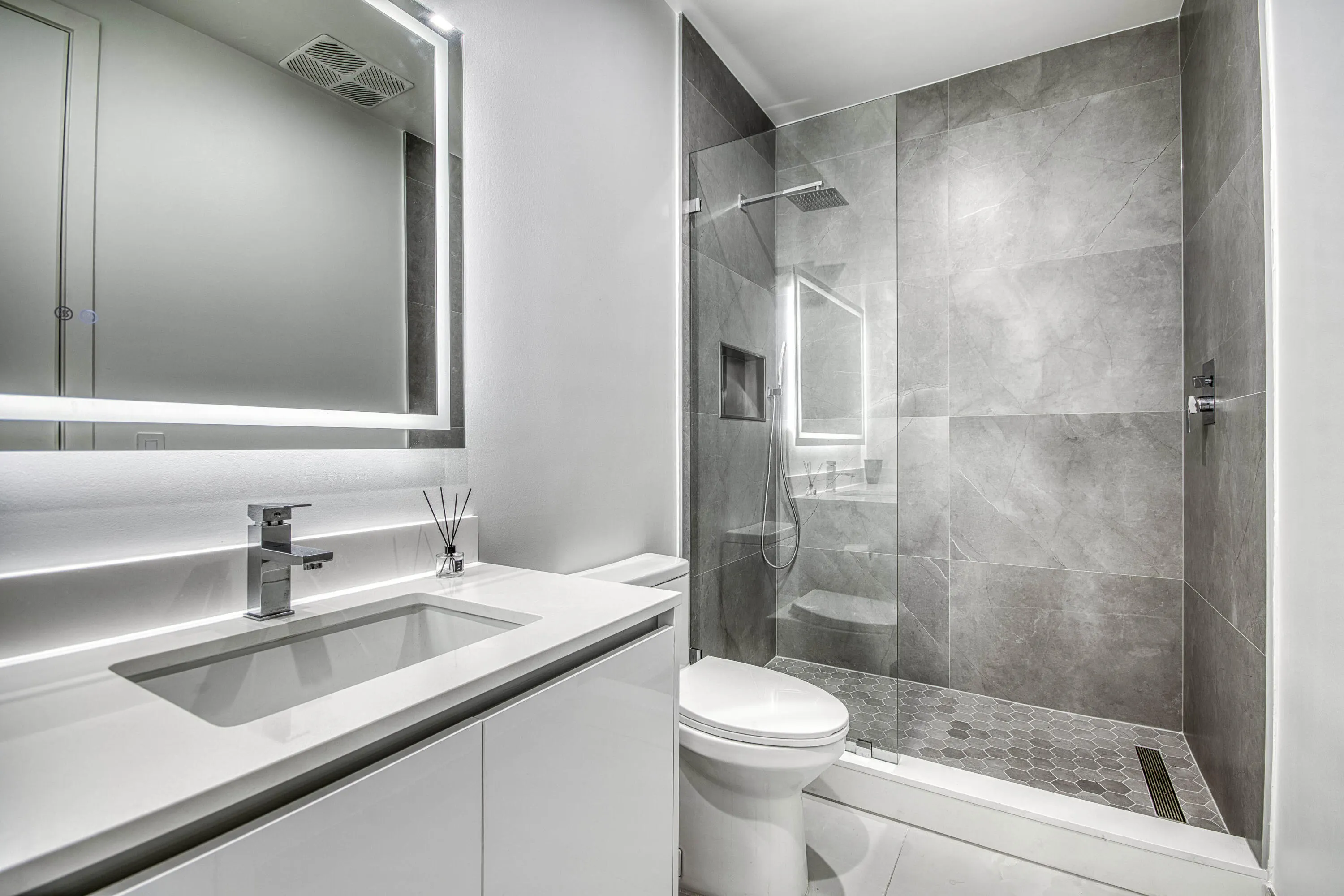 220 Lake Shore Drive #1207