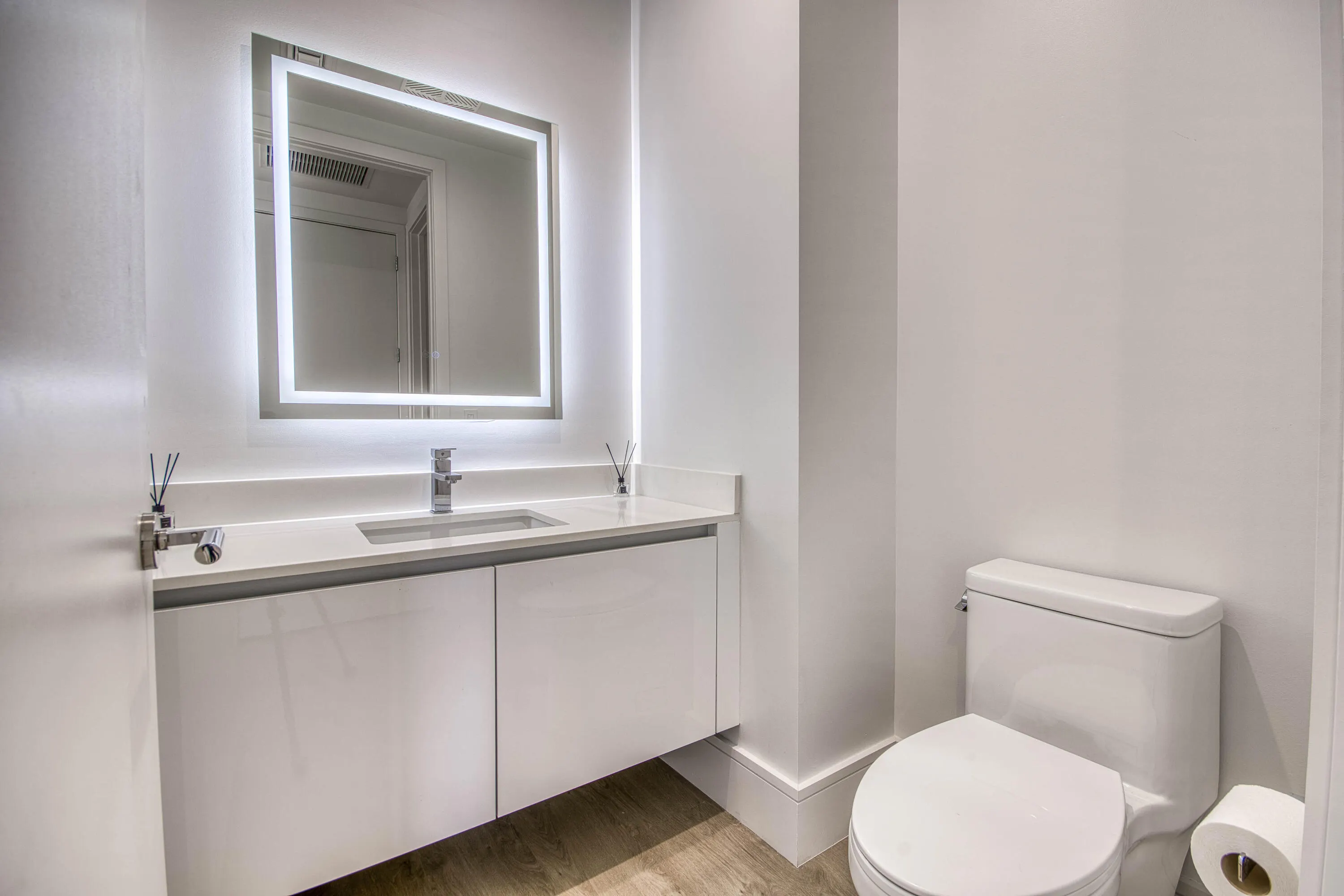 220 Lake Shore Drive #1207