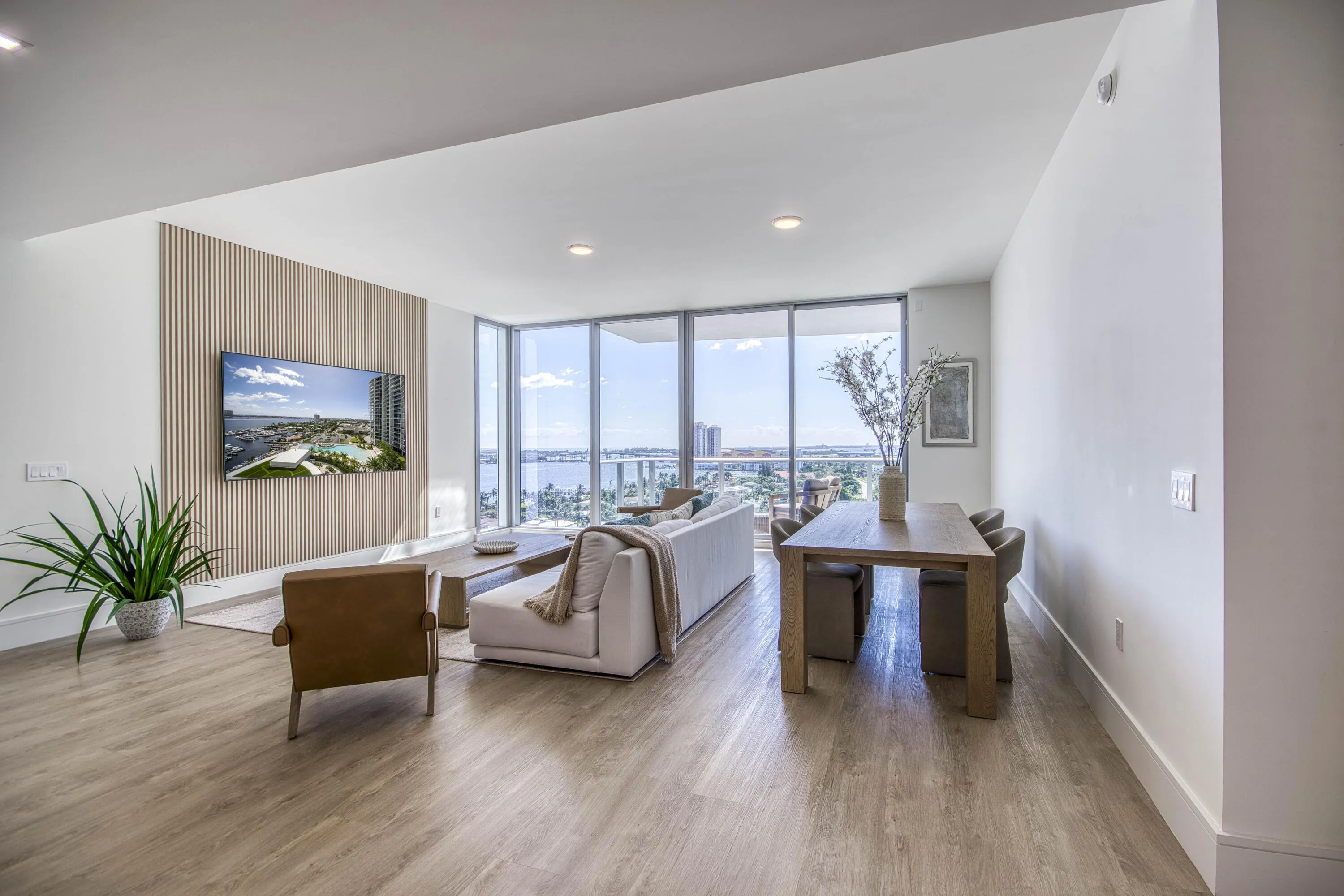 220 Lake Shore Drive #1207