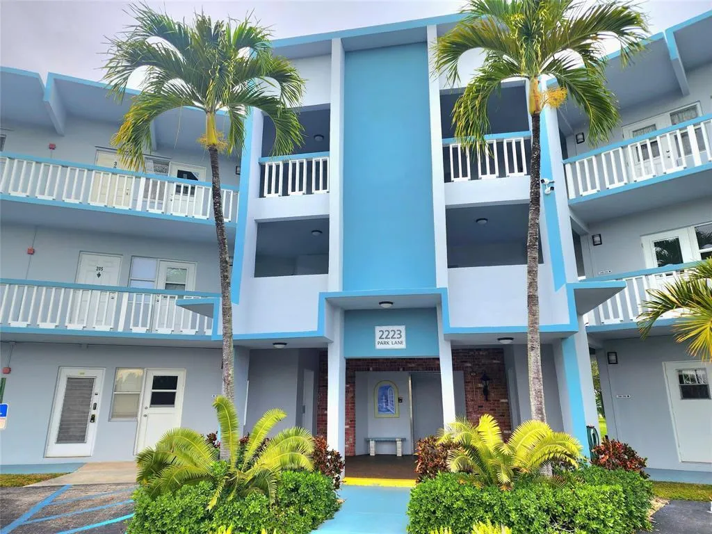 2223 PARK Lane #312