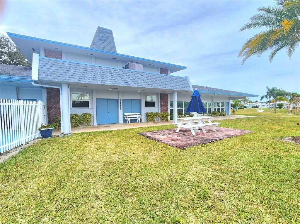 2223 PARK Lane #312