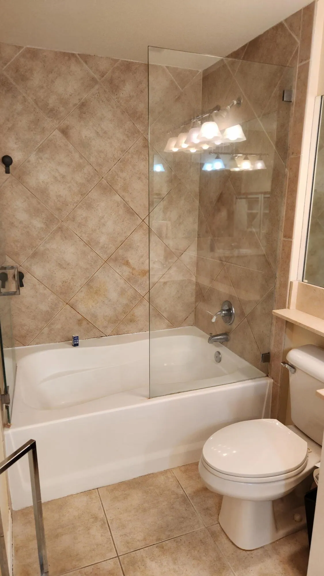 806 E WINDWARD Way #305