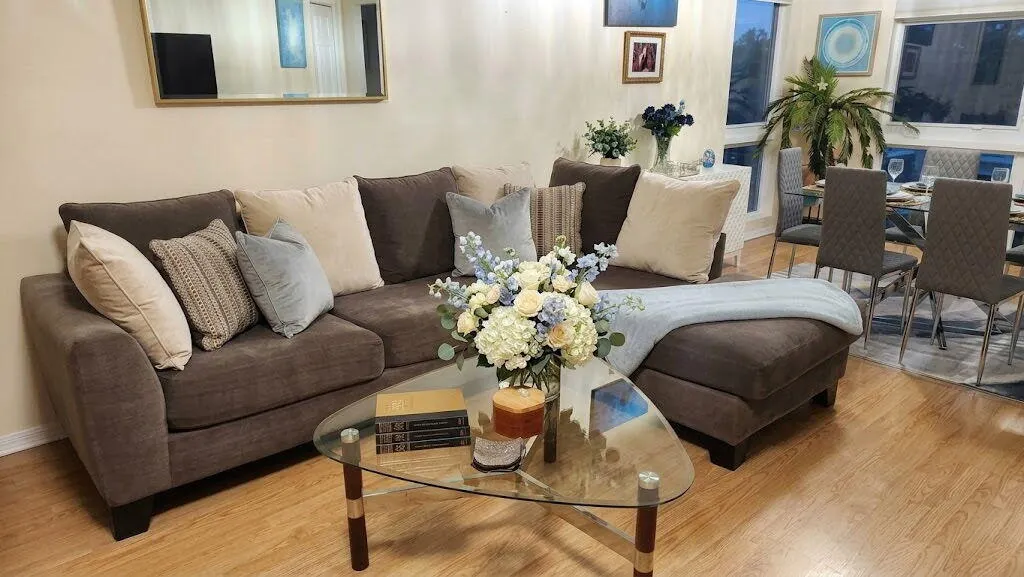 806 E WINDWARD Way #305