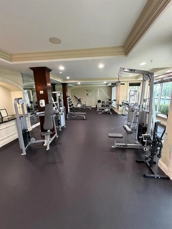 806 E WINDWARD Way #305