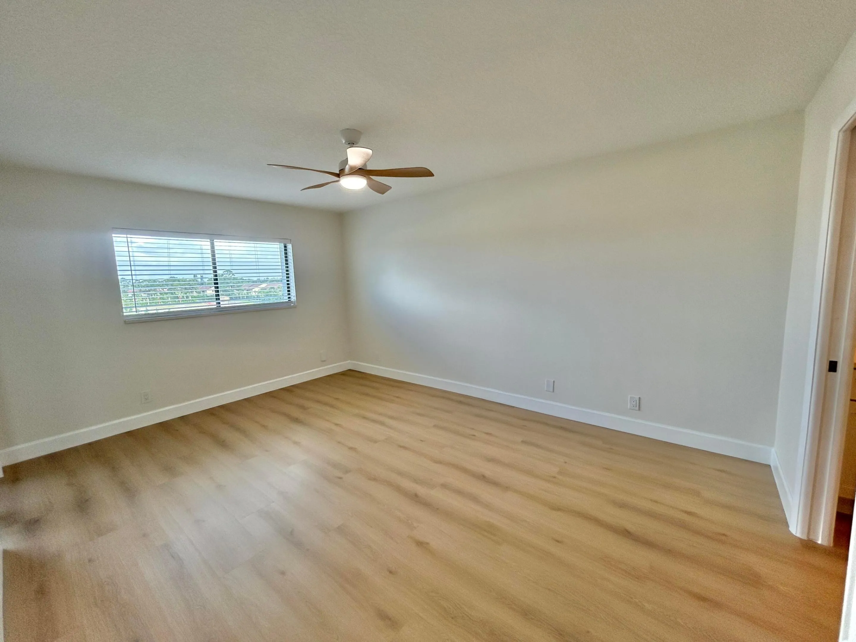 4725 LUCERNE LAKES Boulevard E #413
