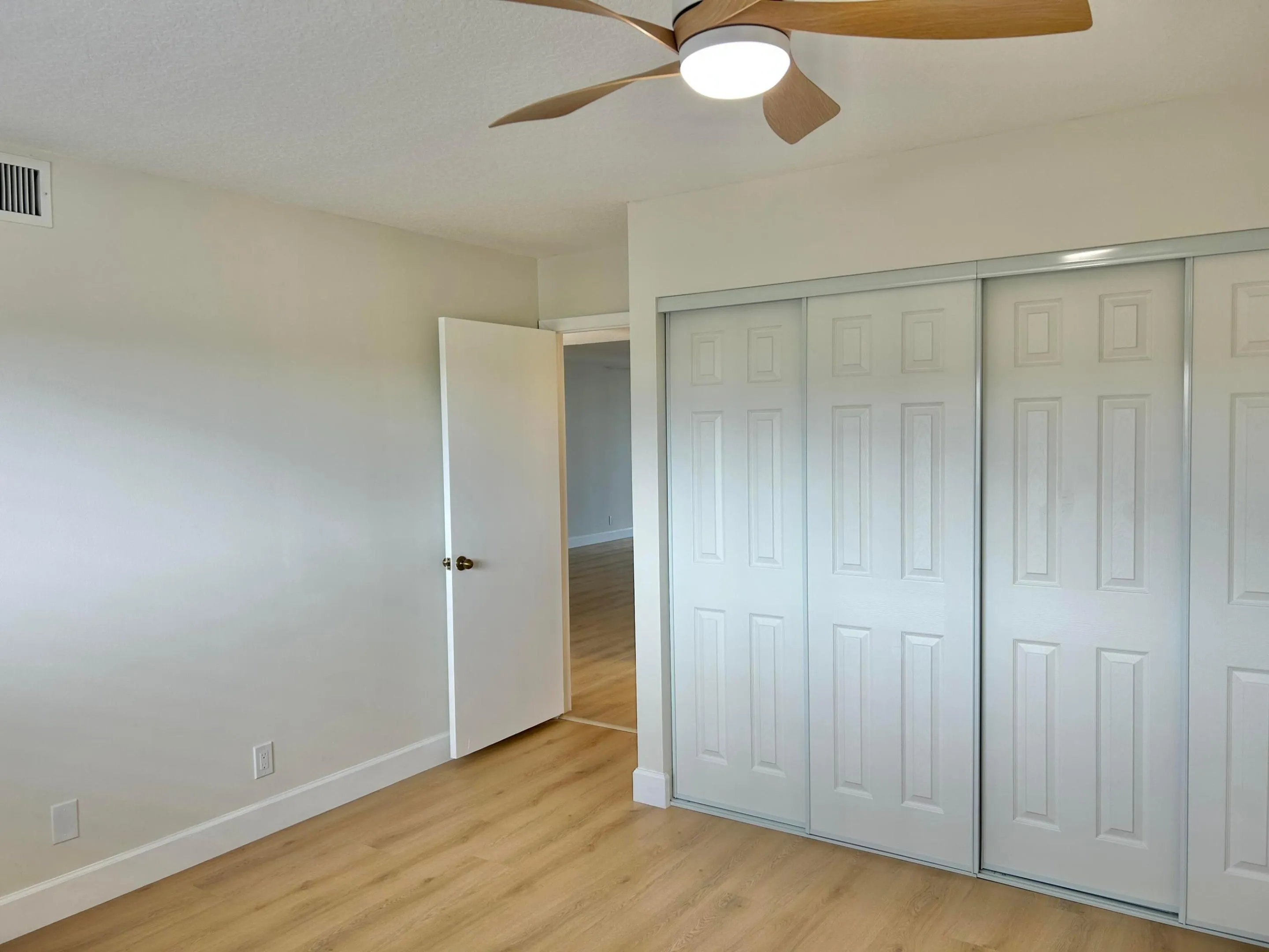 4725 LUCERNE LAKES Boulevard E #413