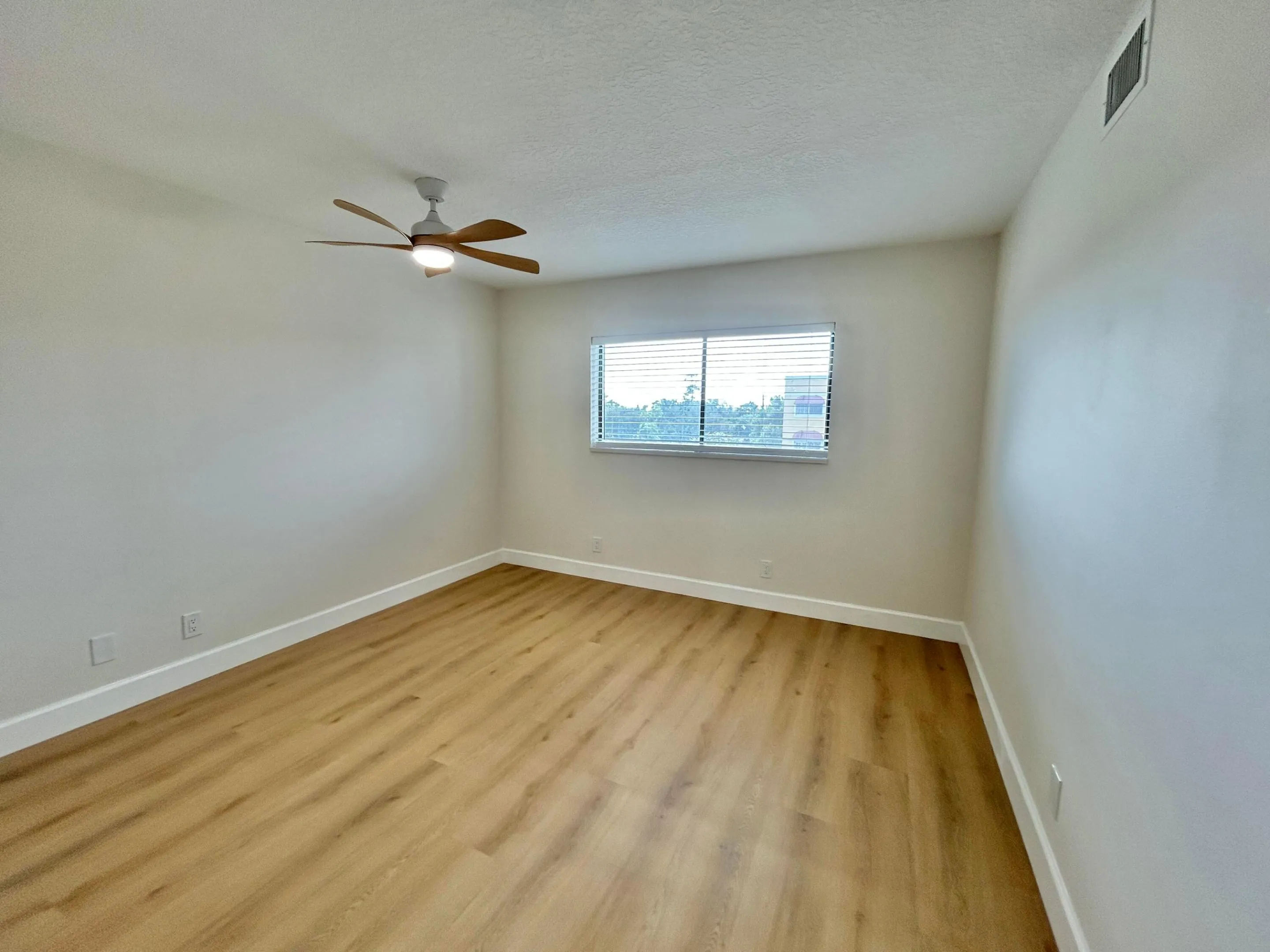 4725 LUCERNE LAKES Boulevard E #413