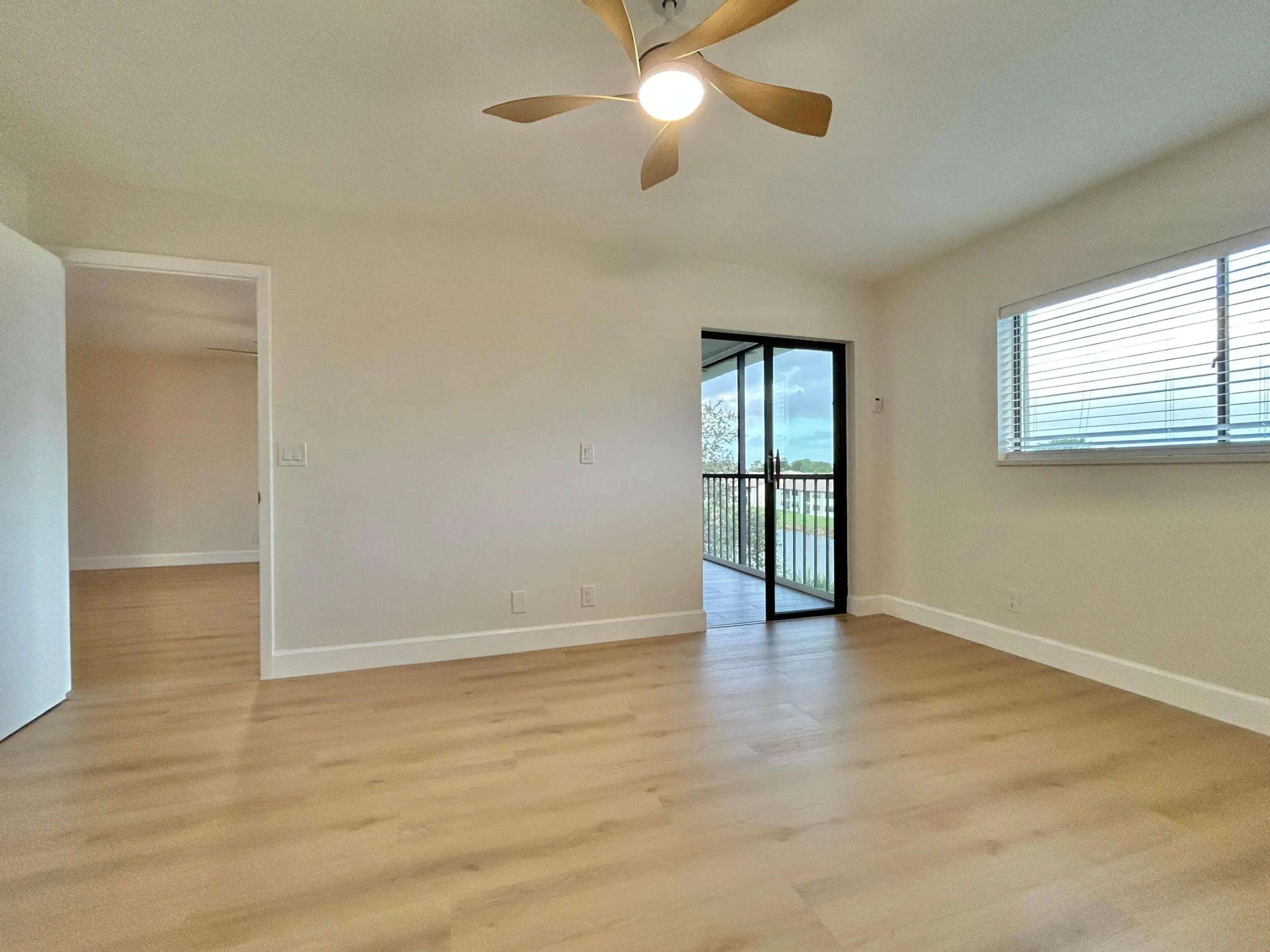 4725 LUCERNE LAKES Boulevard E #413