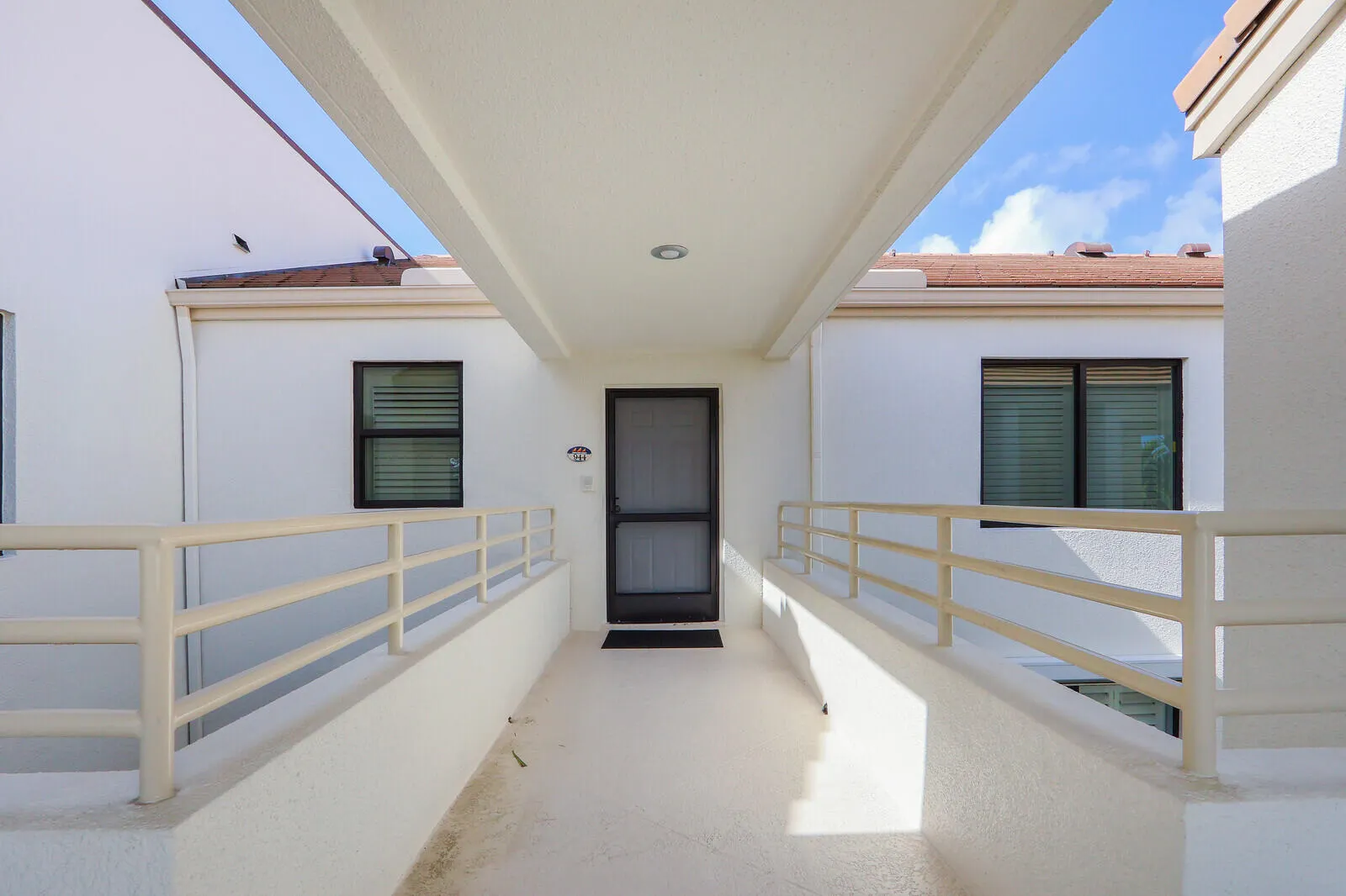 944 OAK HARBOUR Drive