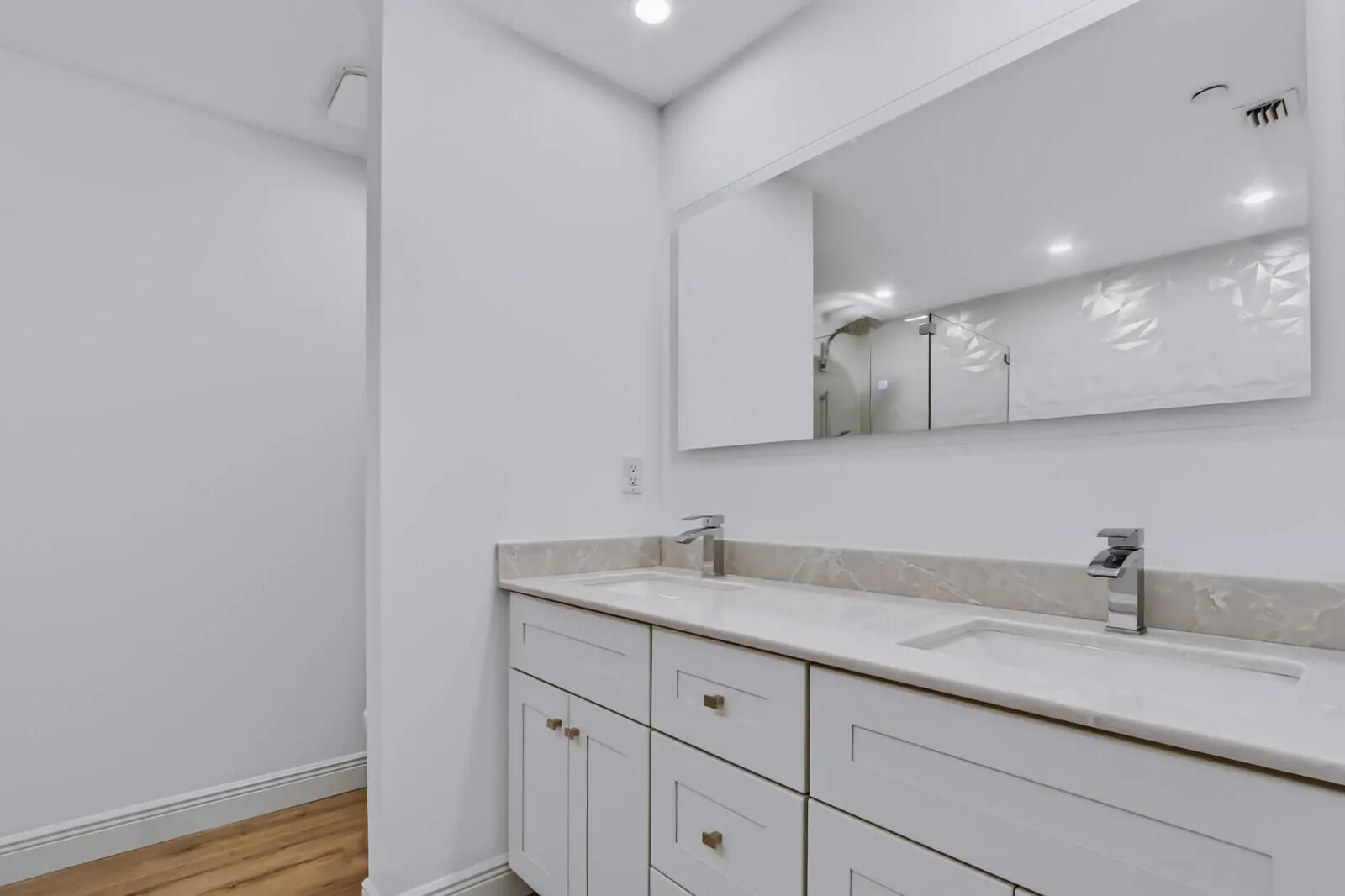 944 OAK HARBOUR Drive