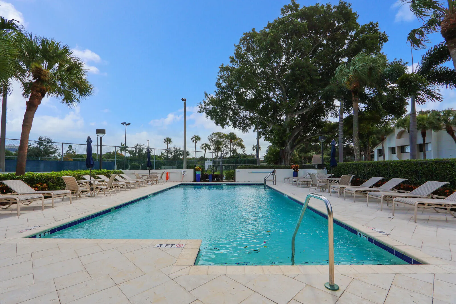 944 OAK HARBOUR Drive