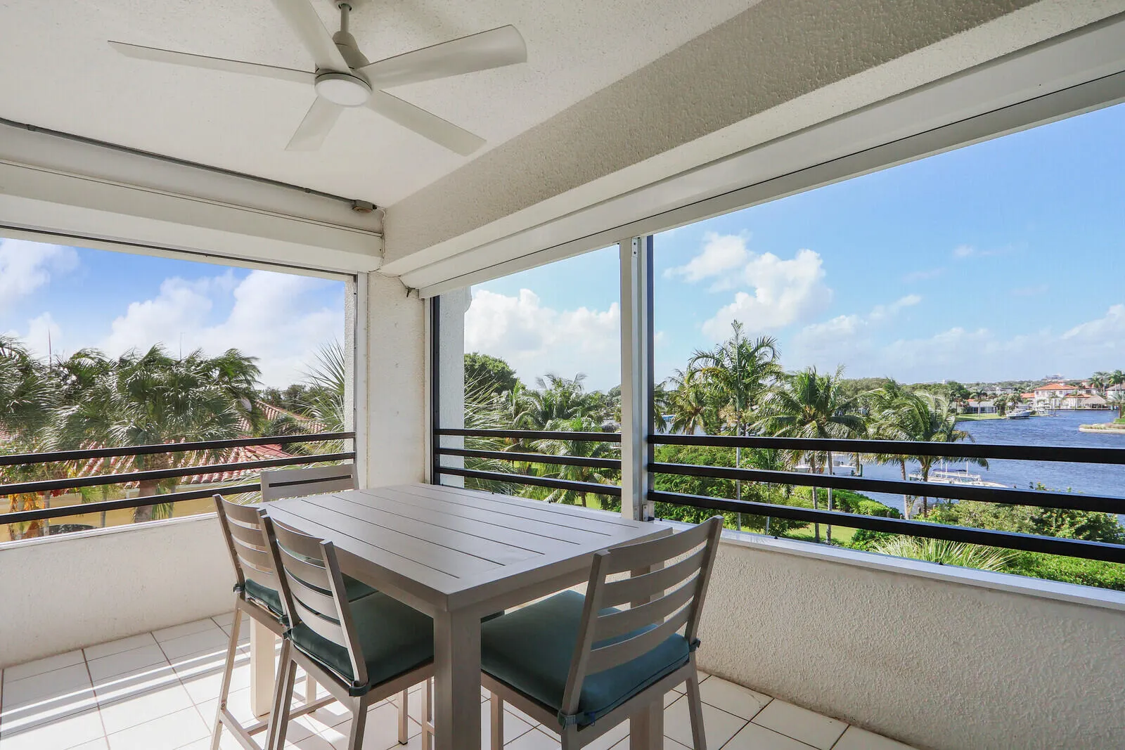 944 OAK HARBOUR Drive