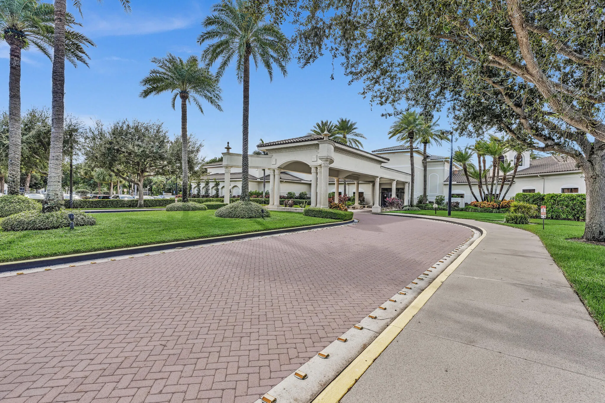 8127 PLAYA DEL SUR Boulevard