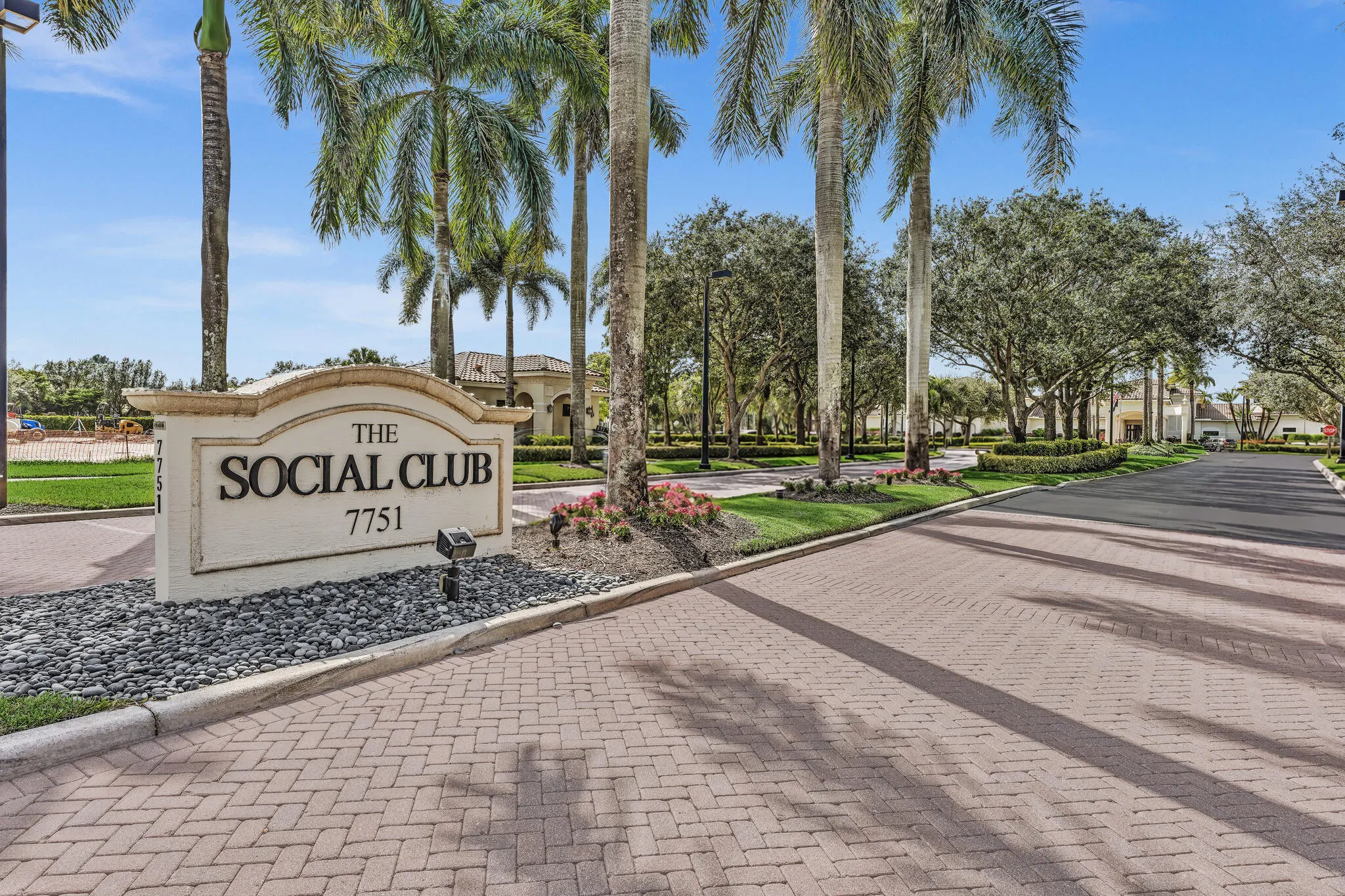 8127 PLAYA DEL SUR Boulevard