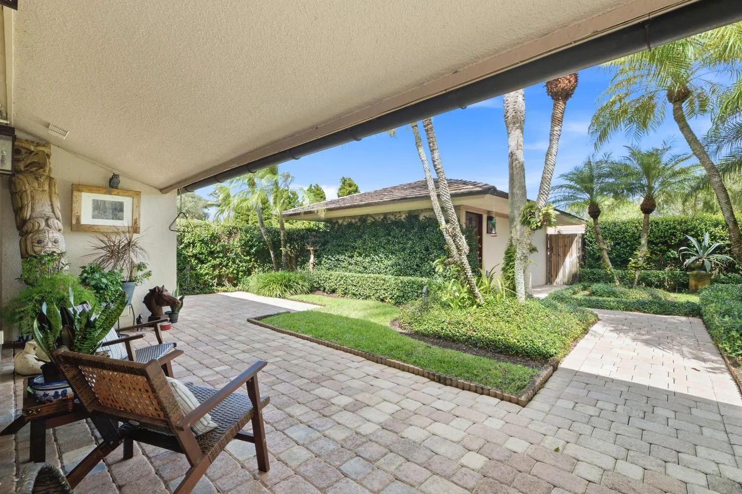 2083 WIGHTMAN Drive