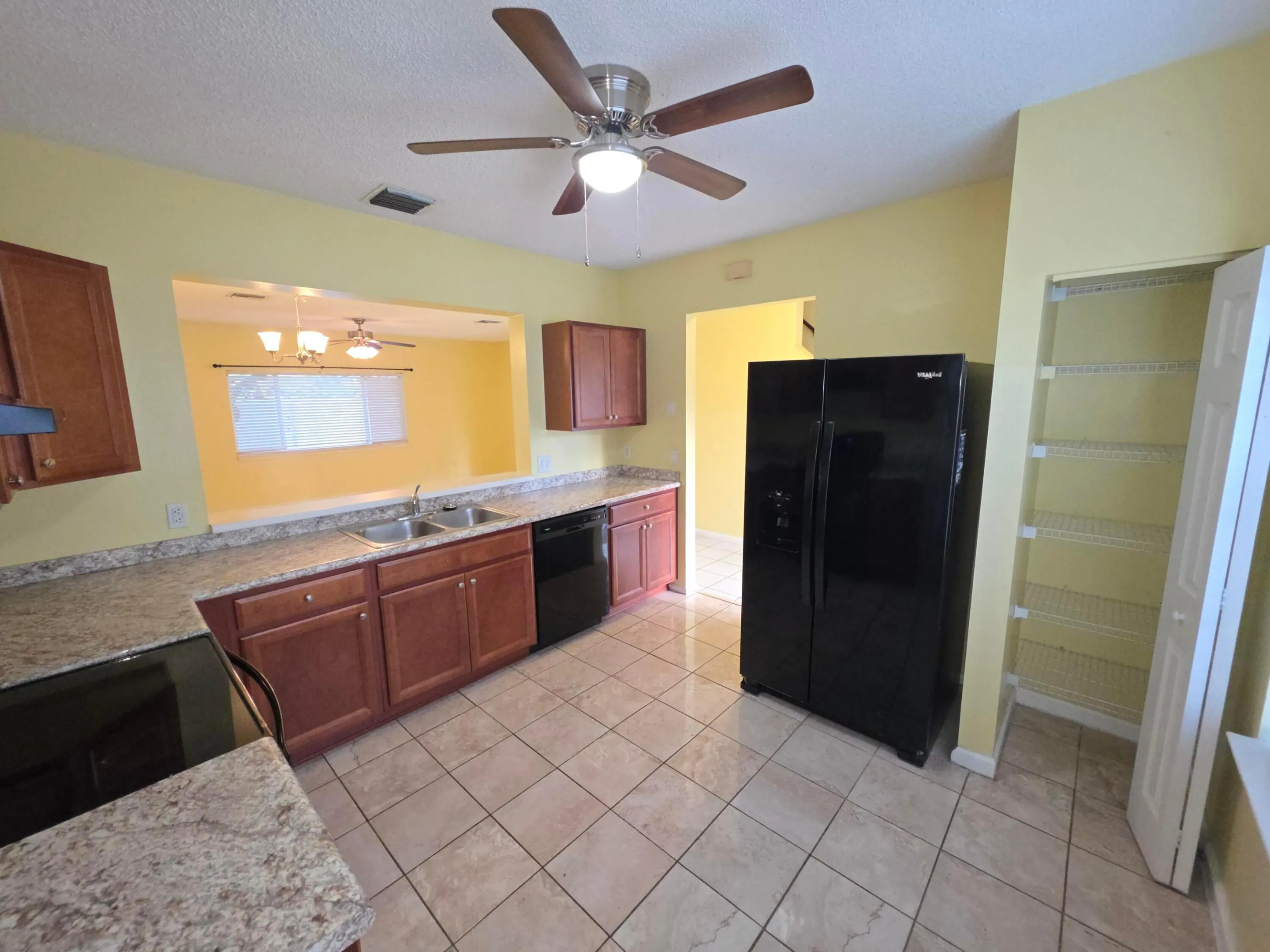 6004 N GOLDEN BEAUTY Lane #6004