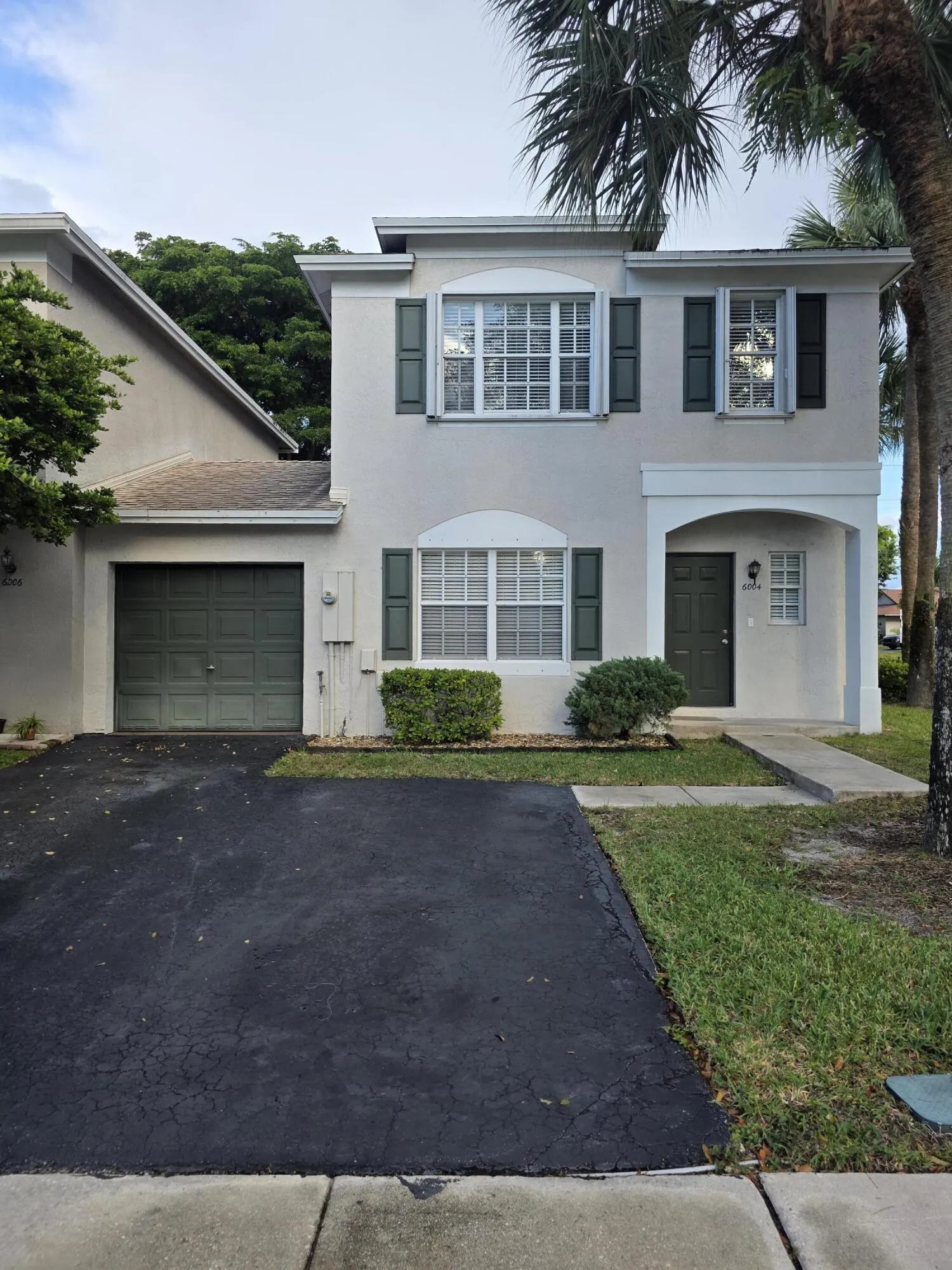 6004 N GOLDEN BEAUTY Lane #6004