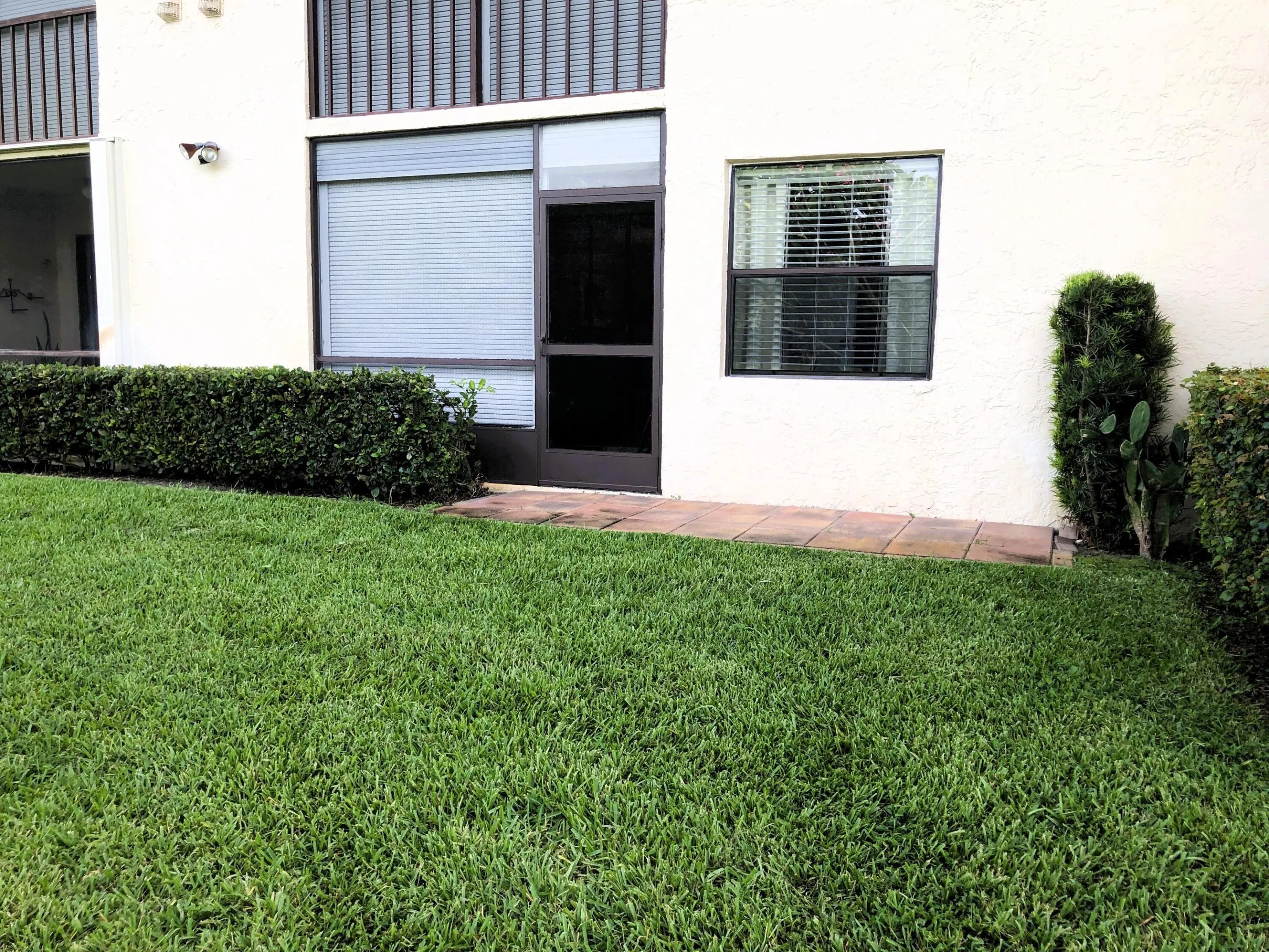 4570 LUCERNE LAKES Boulevard E #105