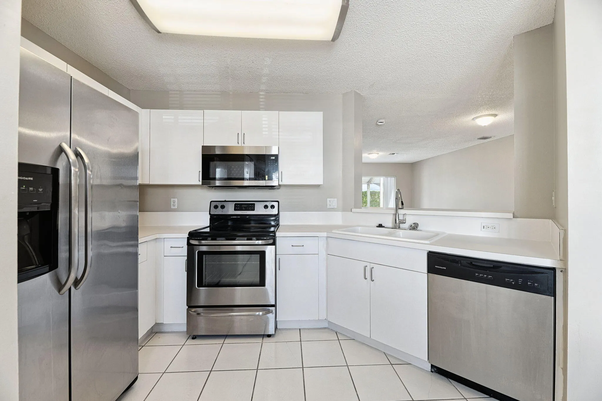 4728 SW 13TH Place
