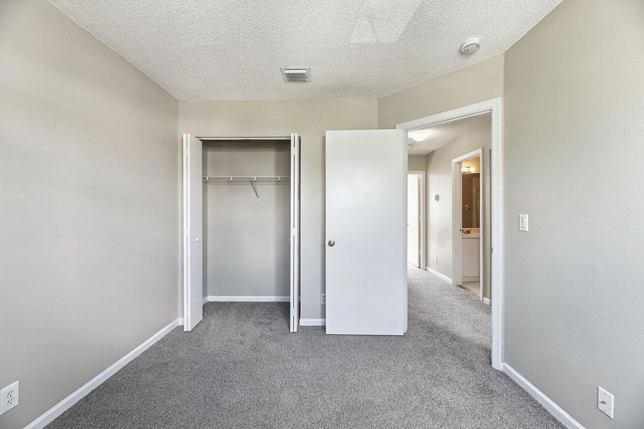 4728 SW 13TH Place