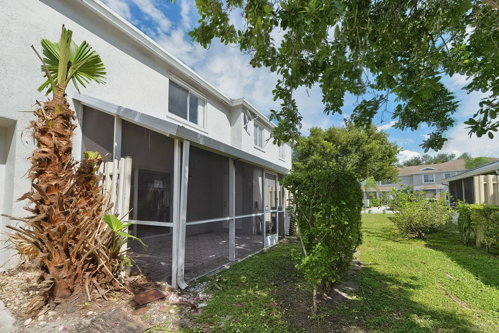 4728 SW 13TH Place