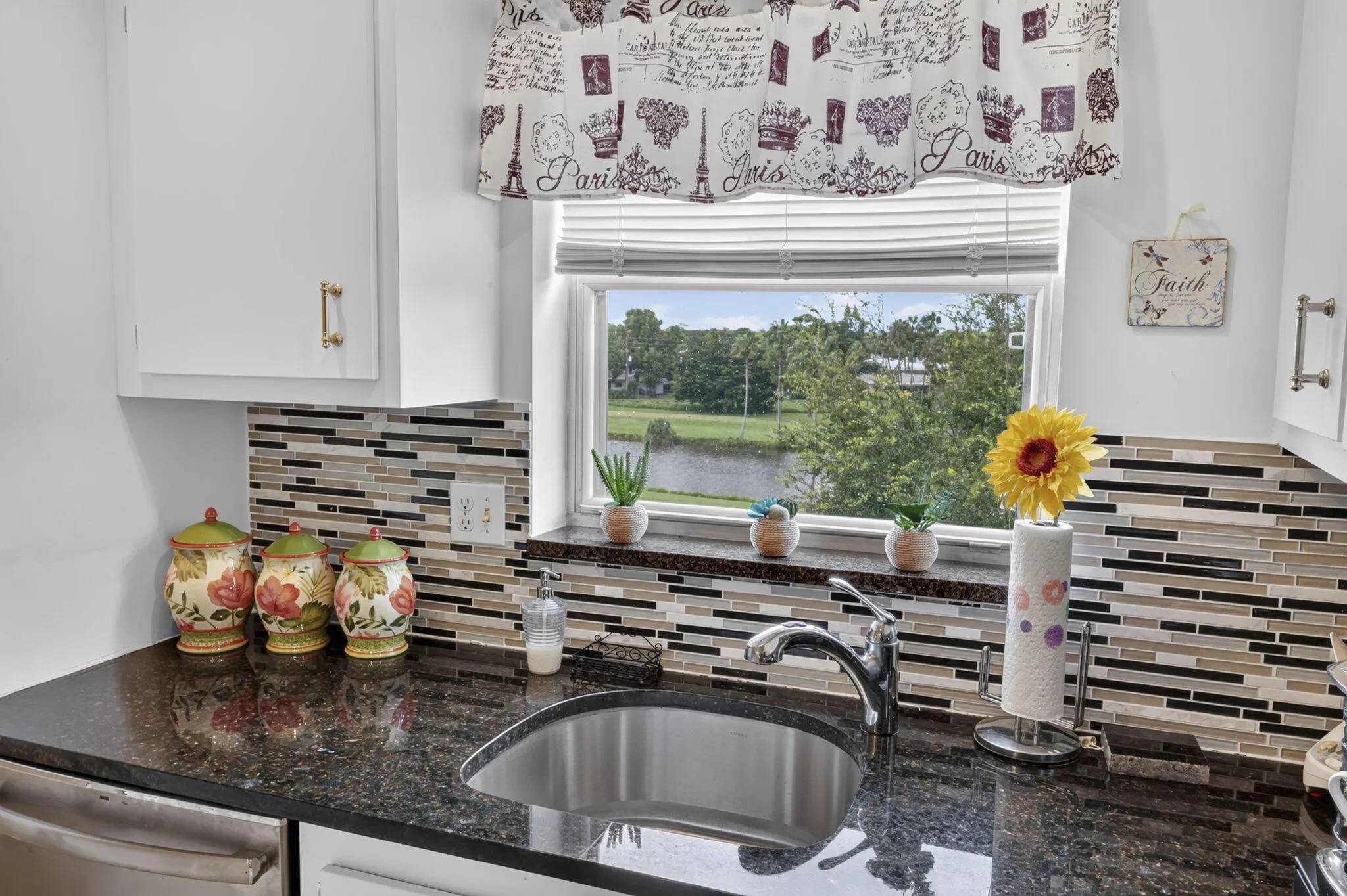 3959 Via Poinciana #506