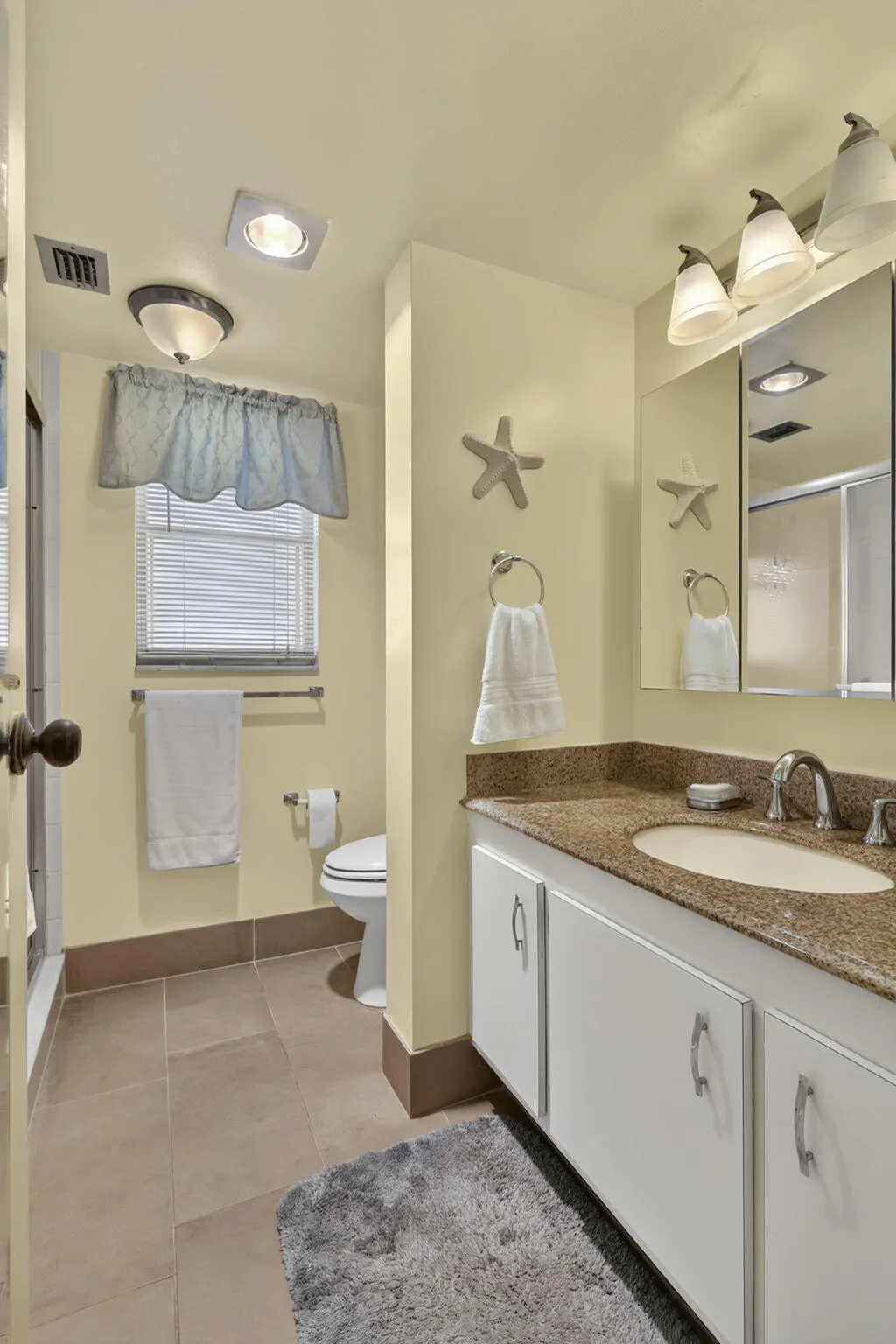 3959 Via Poinciana #506