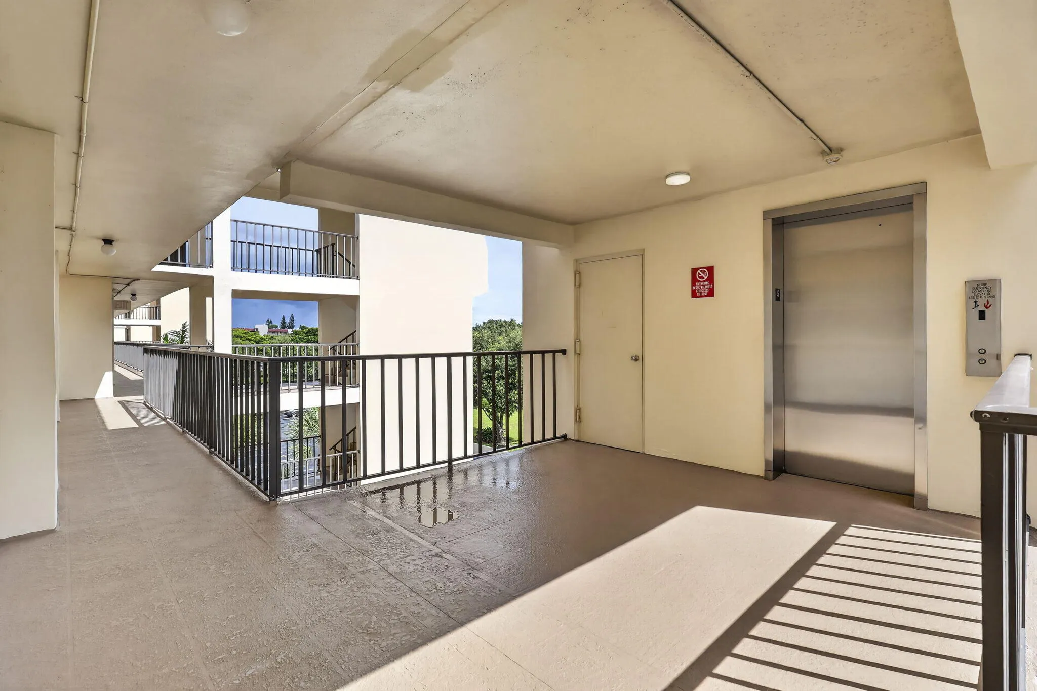 3959 Via Poinciana #506