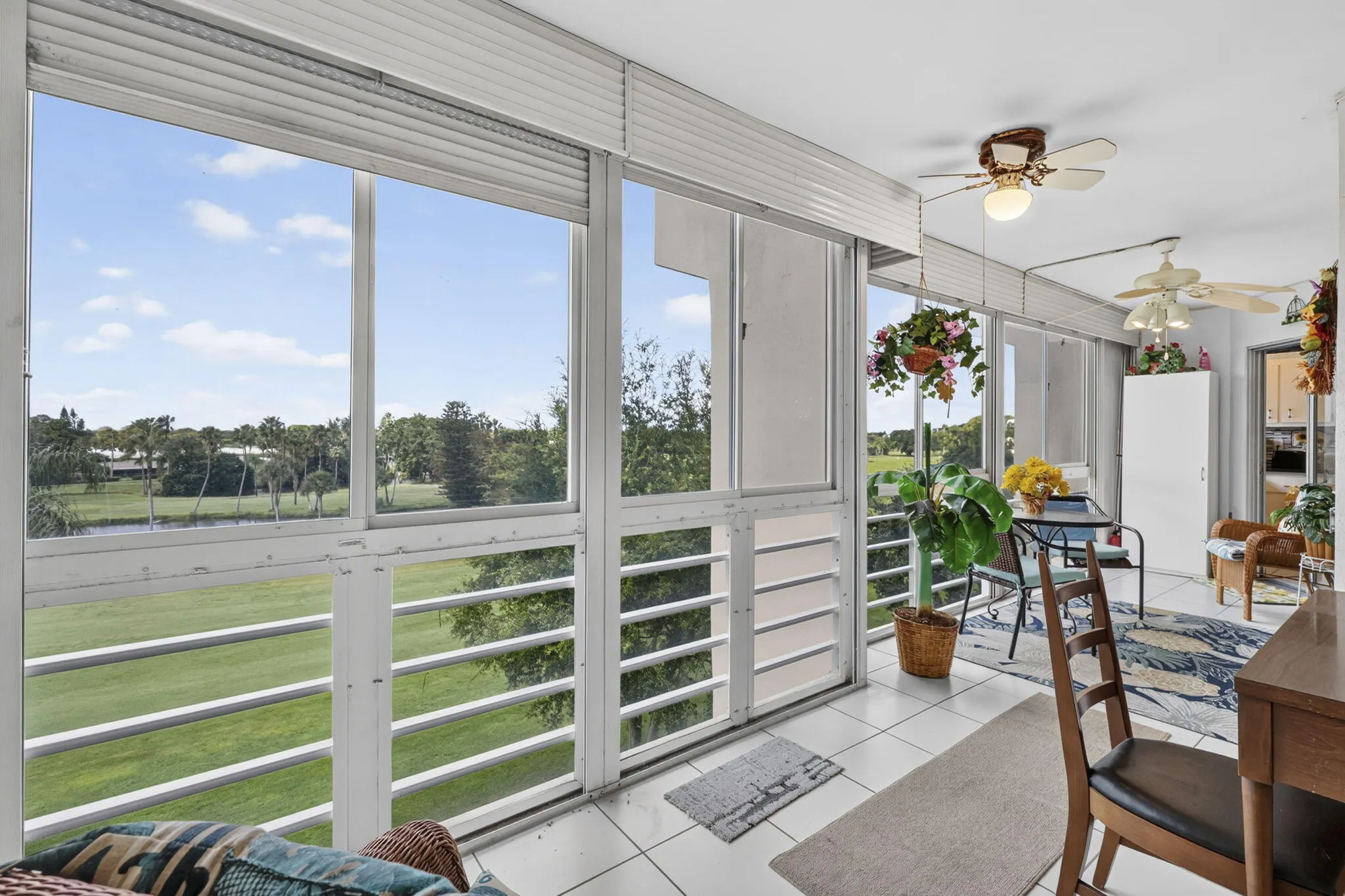 3959 Via Poinciana #506