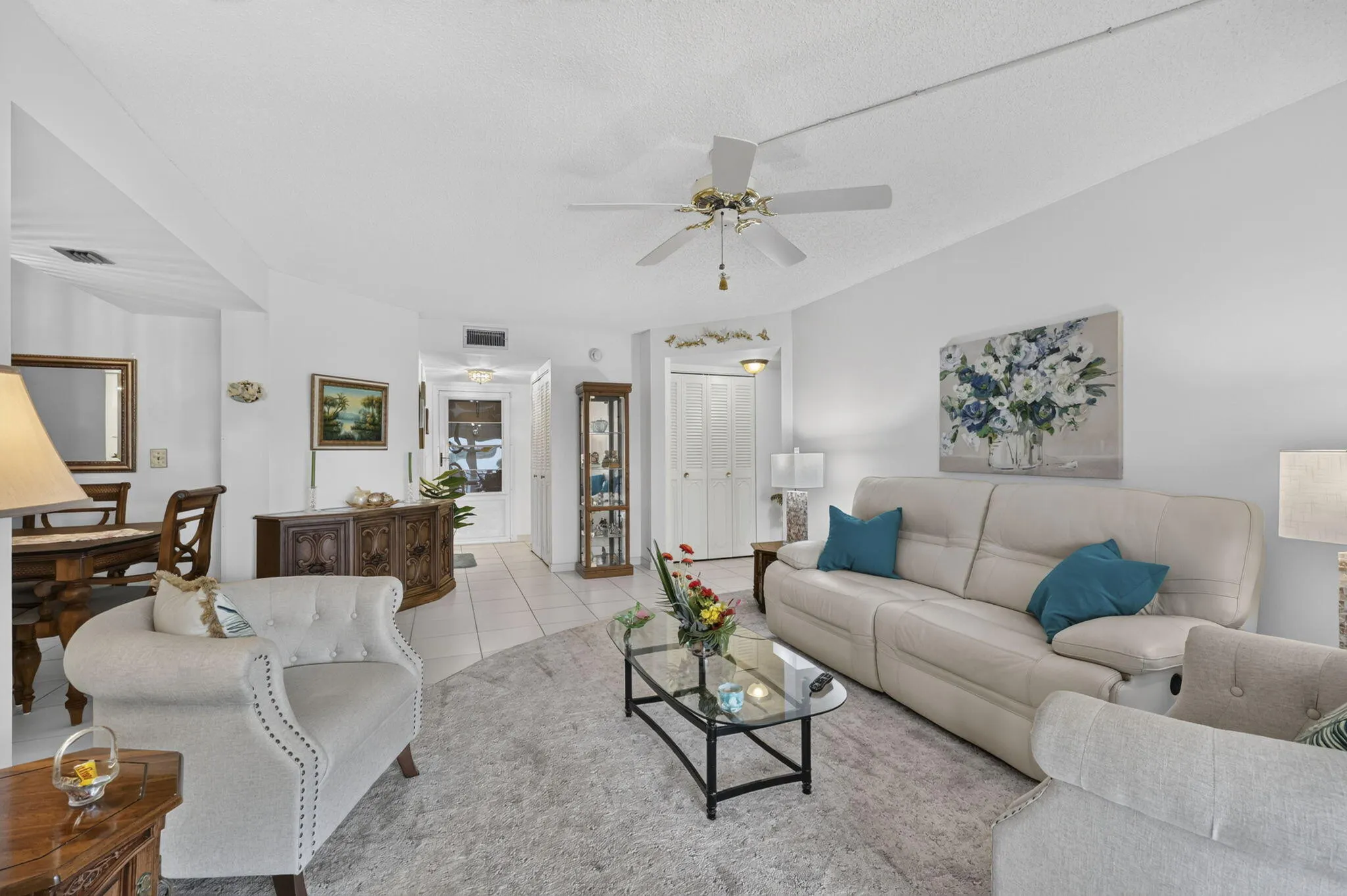 3959 Via Poinciana #506