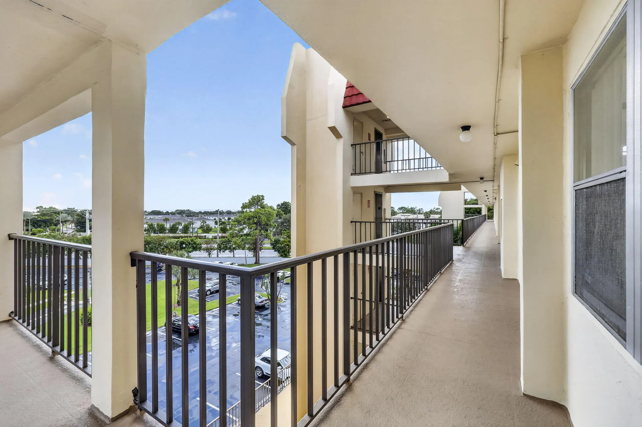 3959 Via Poinciana #506