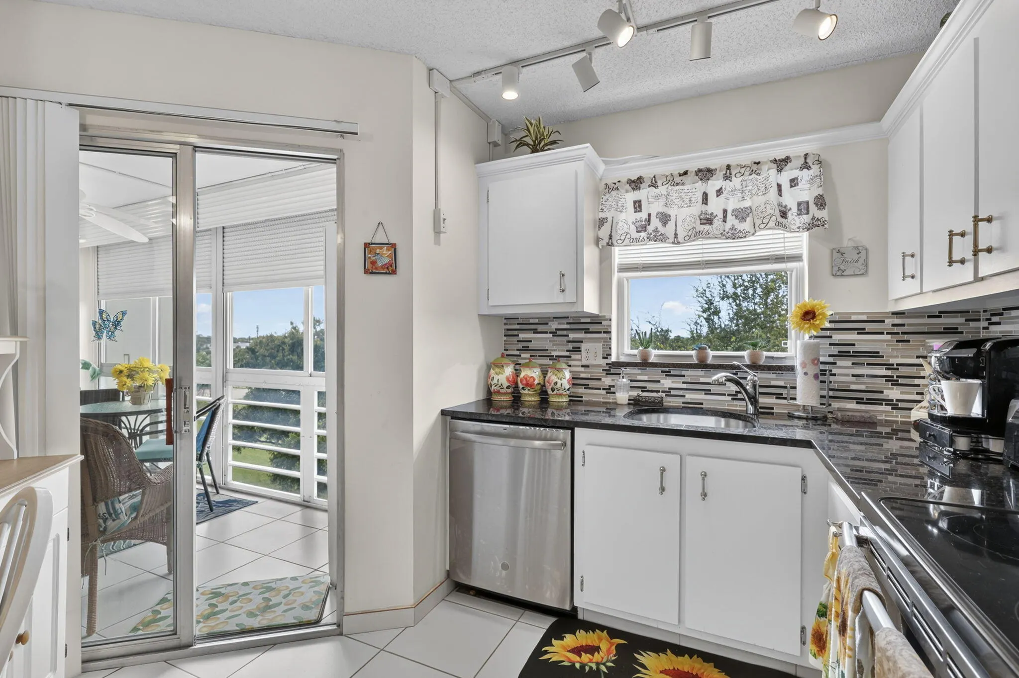 3959 Via Poinciana #506
