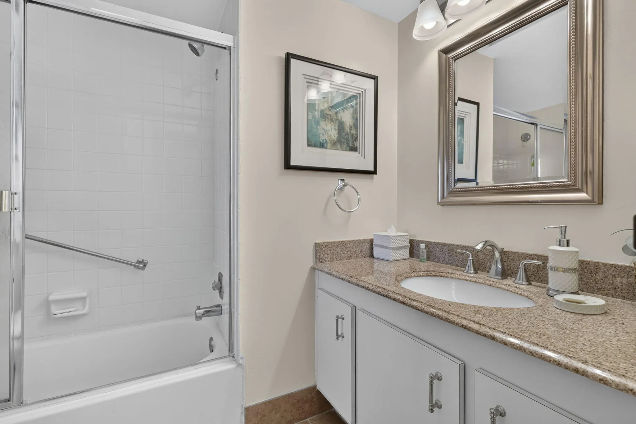 3959 Via Poinciana #506