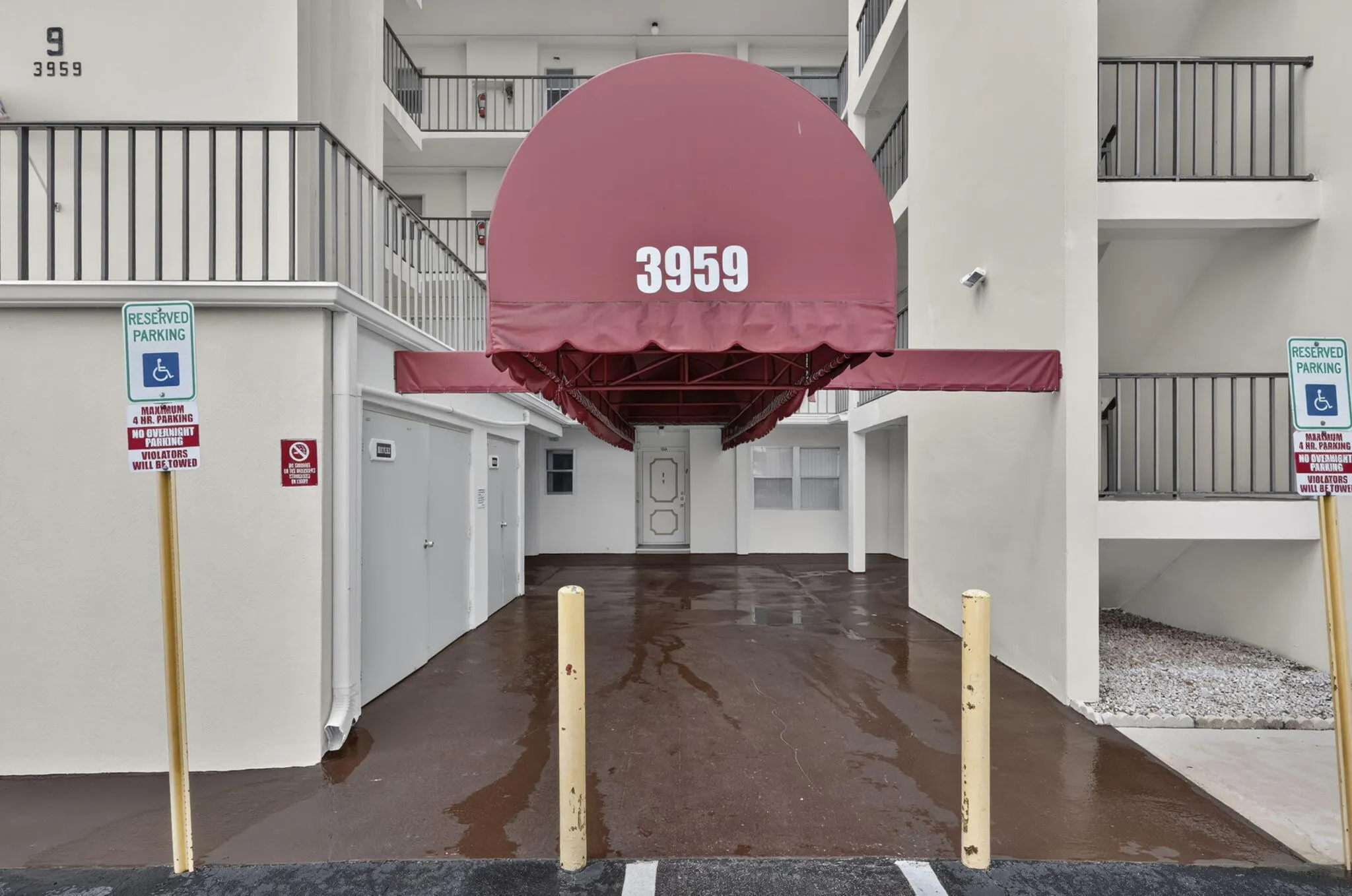 3959 Via Poinciana #506