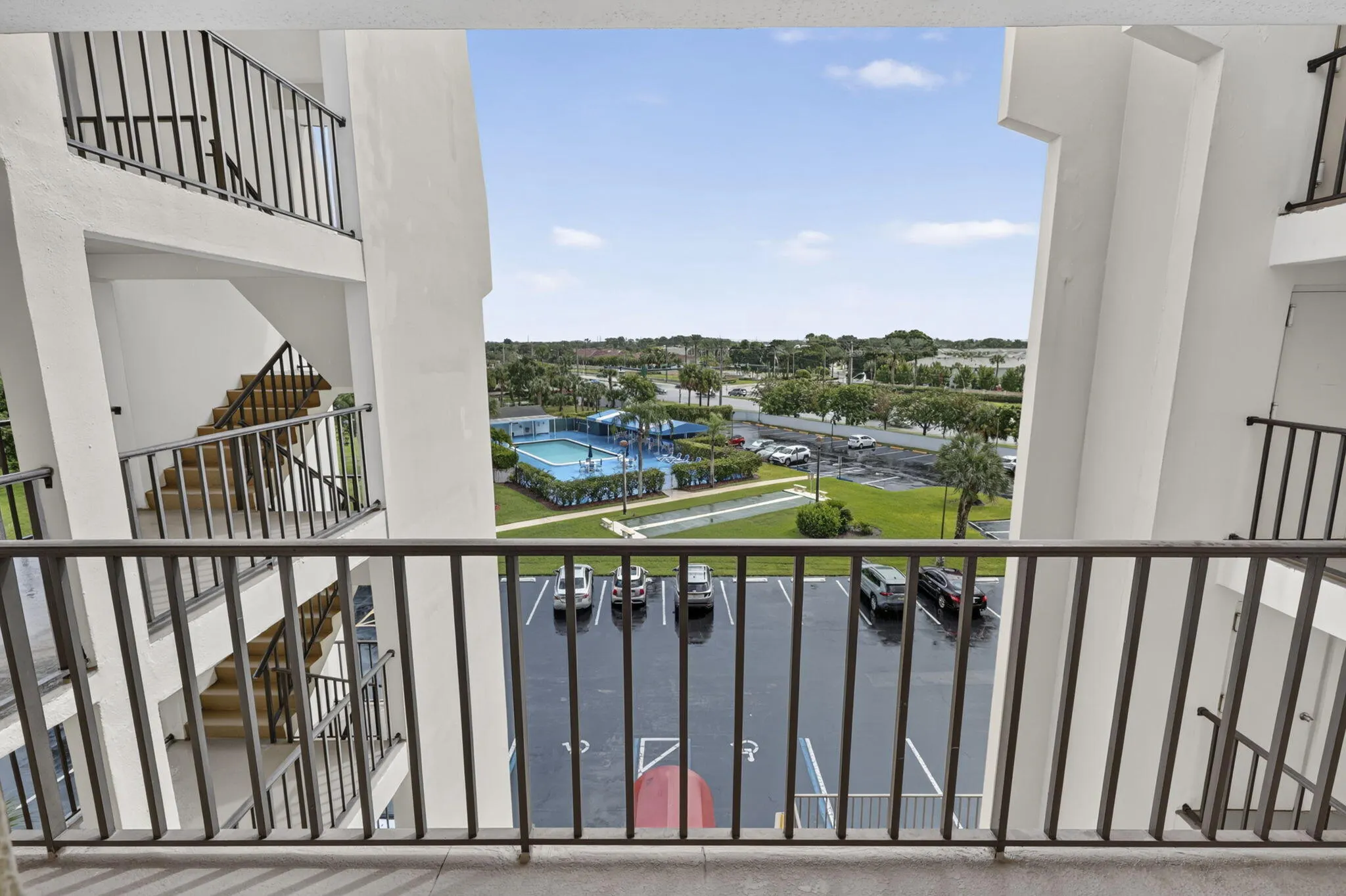 3959 Via Poinciana #506