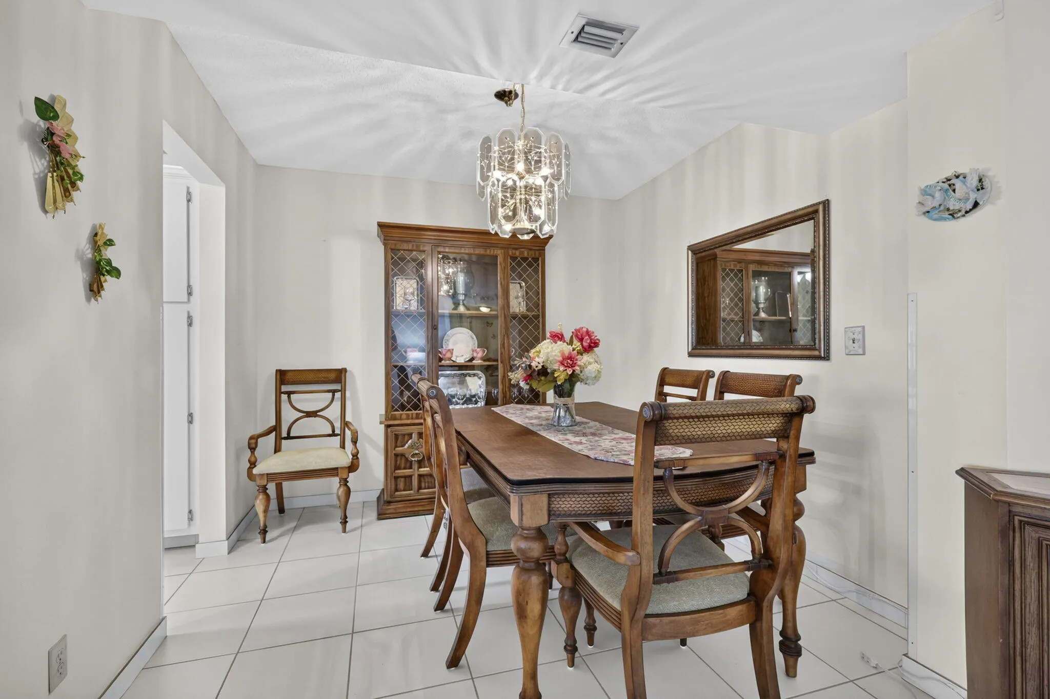 3959 Via Poinciana #506