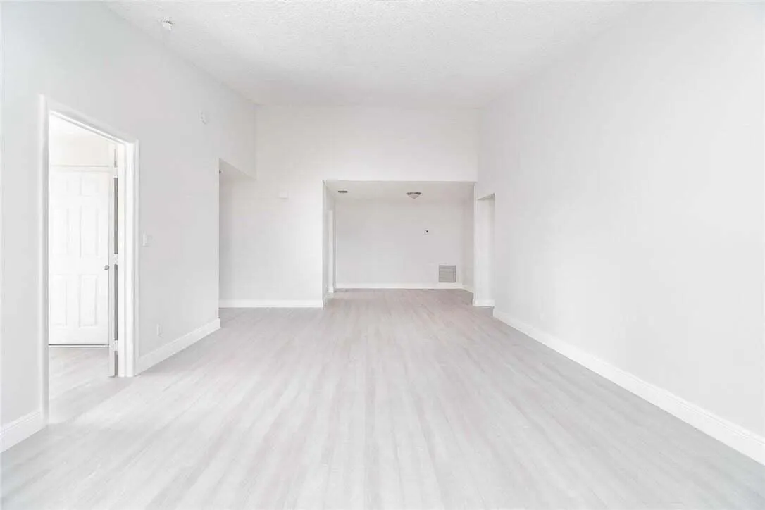 3830 ROWENA Circle