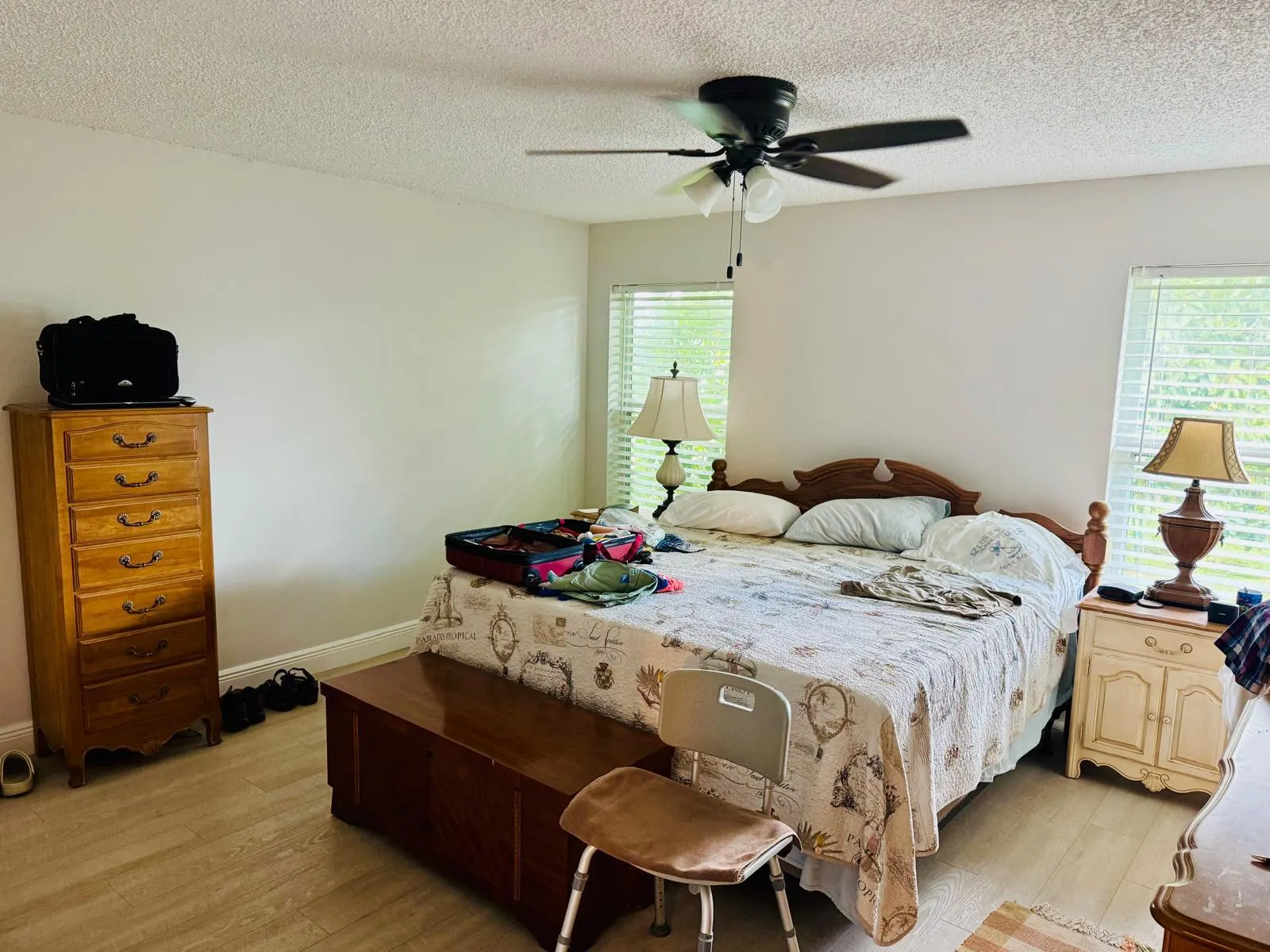 3830 ROWENA Circle